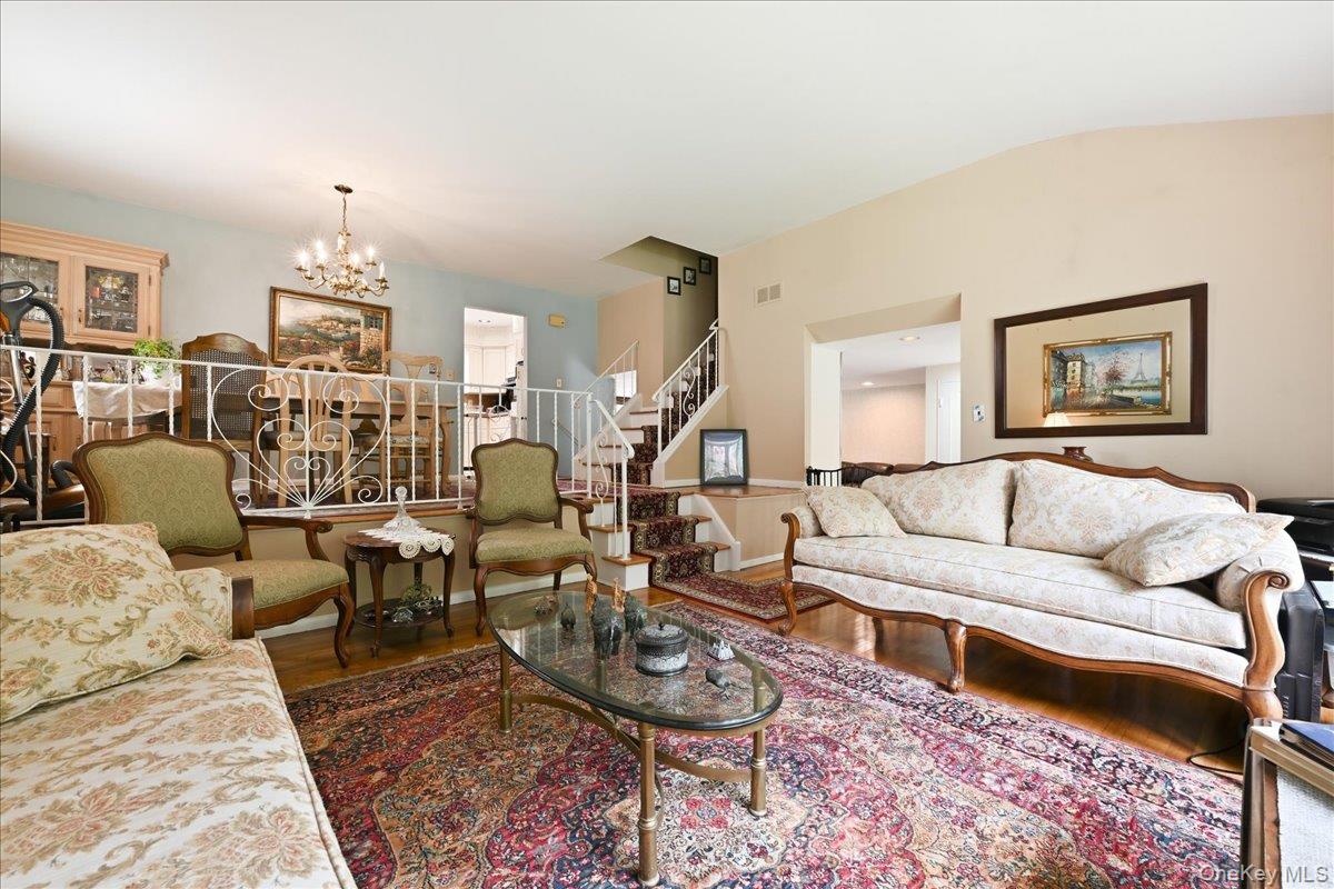 3345 Beltagh Avenue Property Photo 9