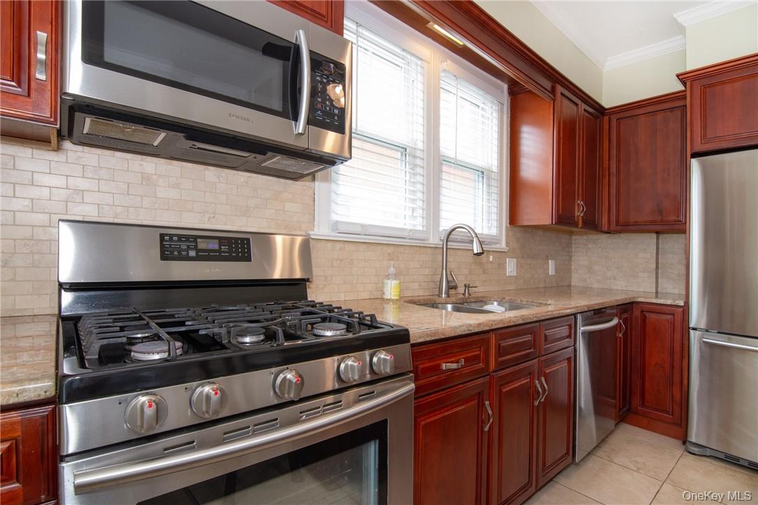 218 Second Avenue 1 Property Photo 6