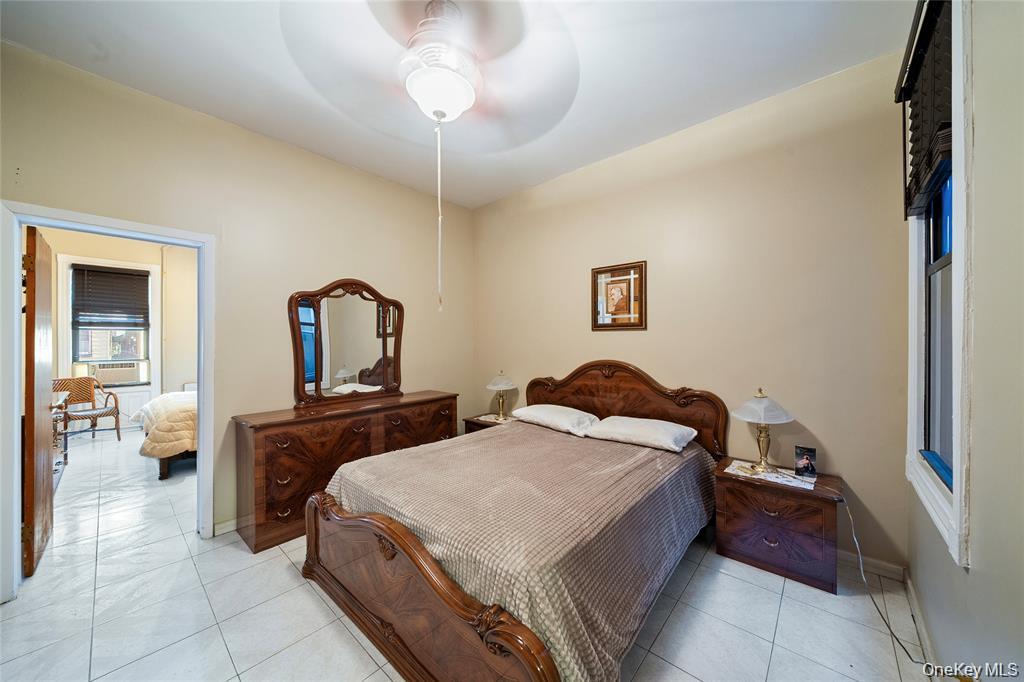 2015 Himrod Street Property Photo 7