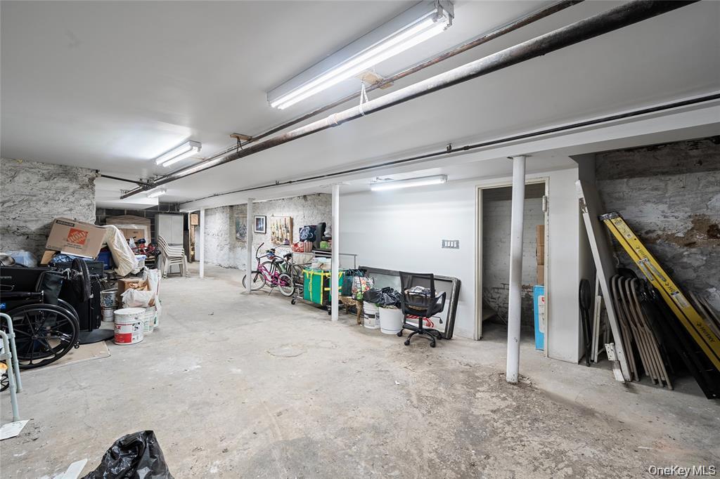2015 Himrod Street Property Photo 11
