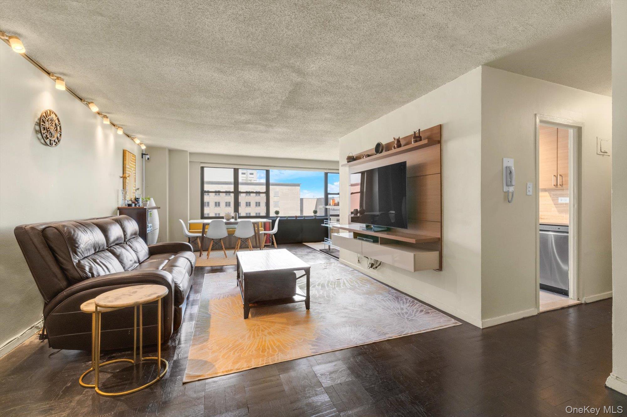 125-10 Queens Boulevard 911 Property Photo 3