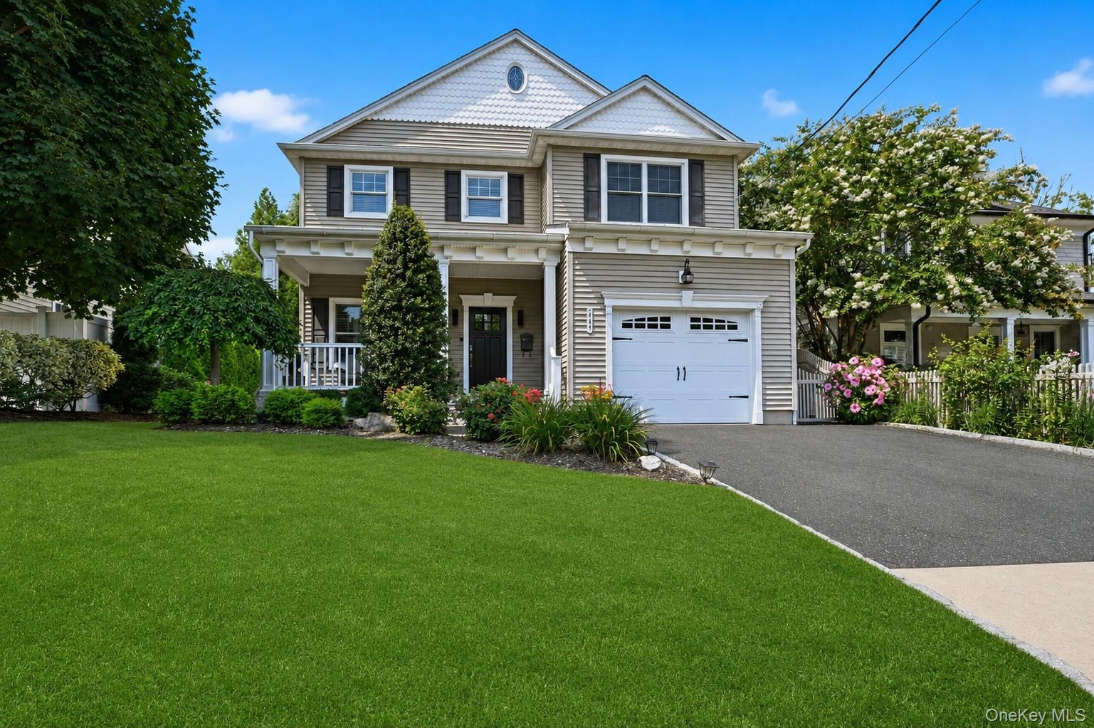 227 Nassau Road Property Photo 1