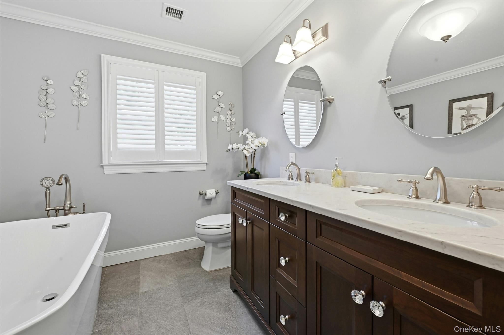 227 Nassau Road Property Photo 15