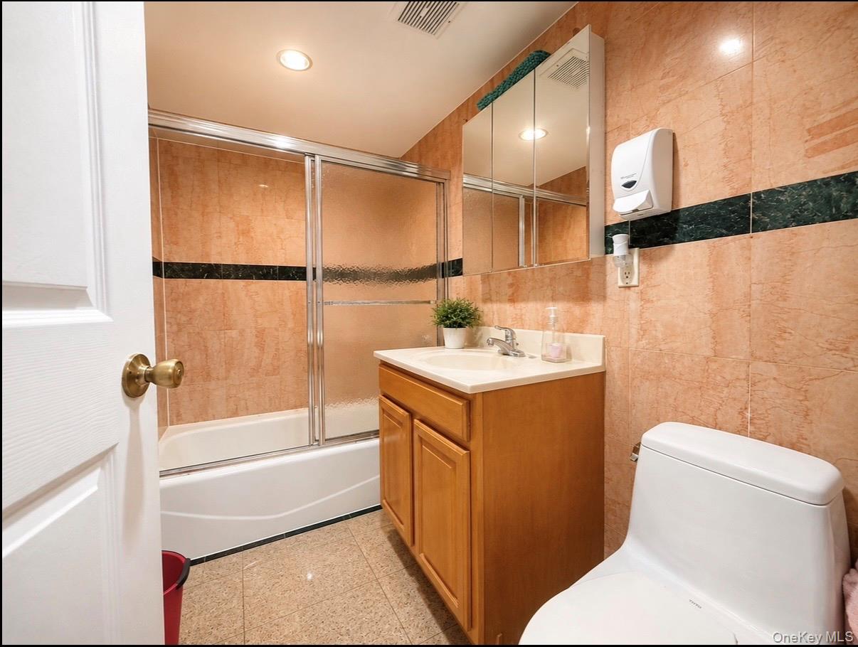 10421 39th Avenue 211c Property Photo 4