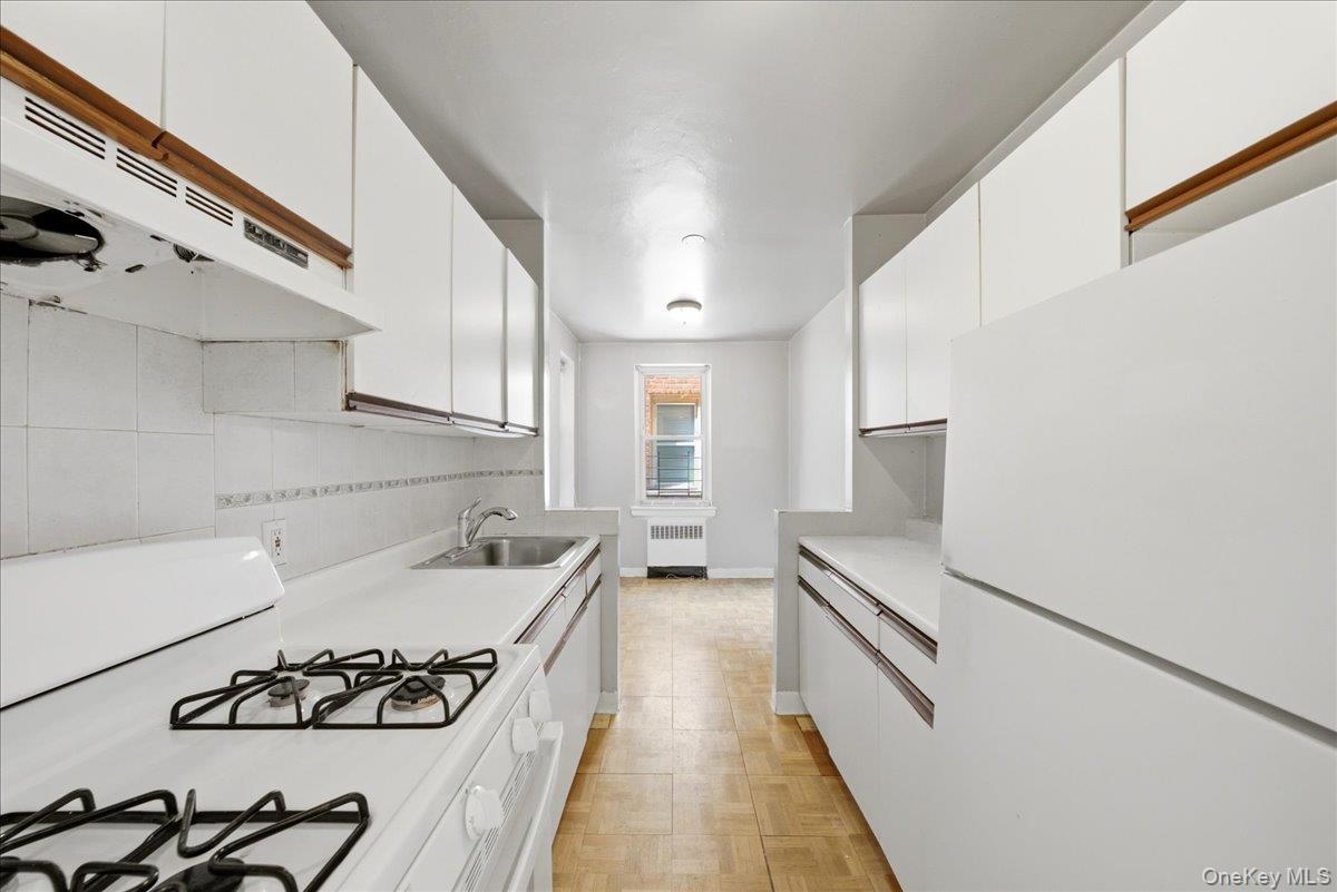 2080 Barnes Avenue 2d Property Photo 5