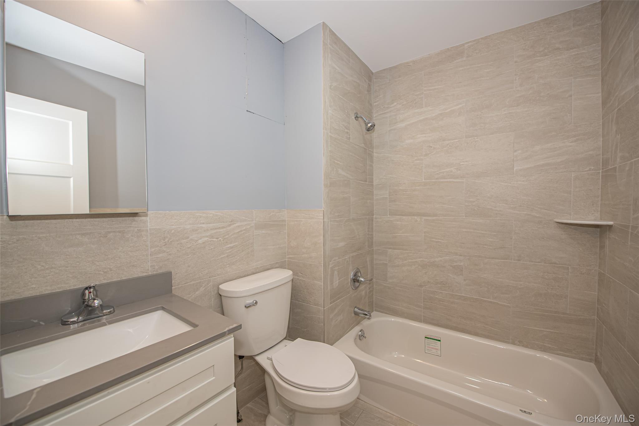 76 Amity Street Property Photo 12
