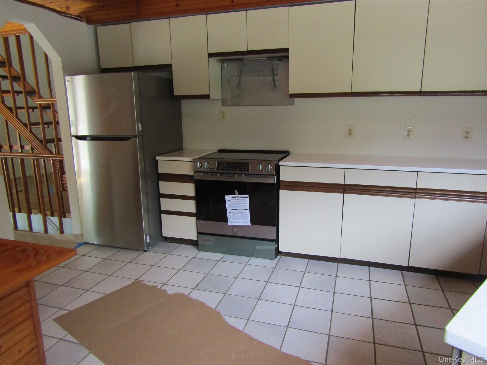 374 Sprout Brook Road Property Photo 9