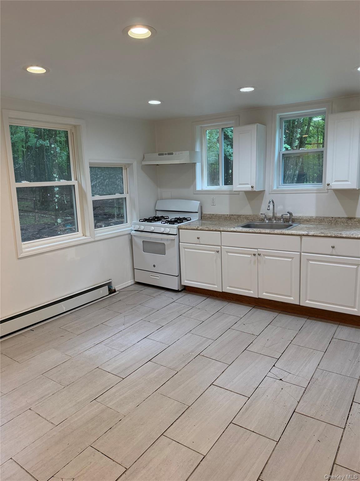 14 Maple Street Property Photo 2