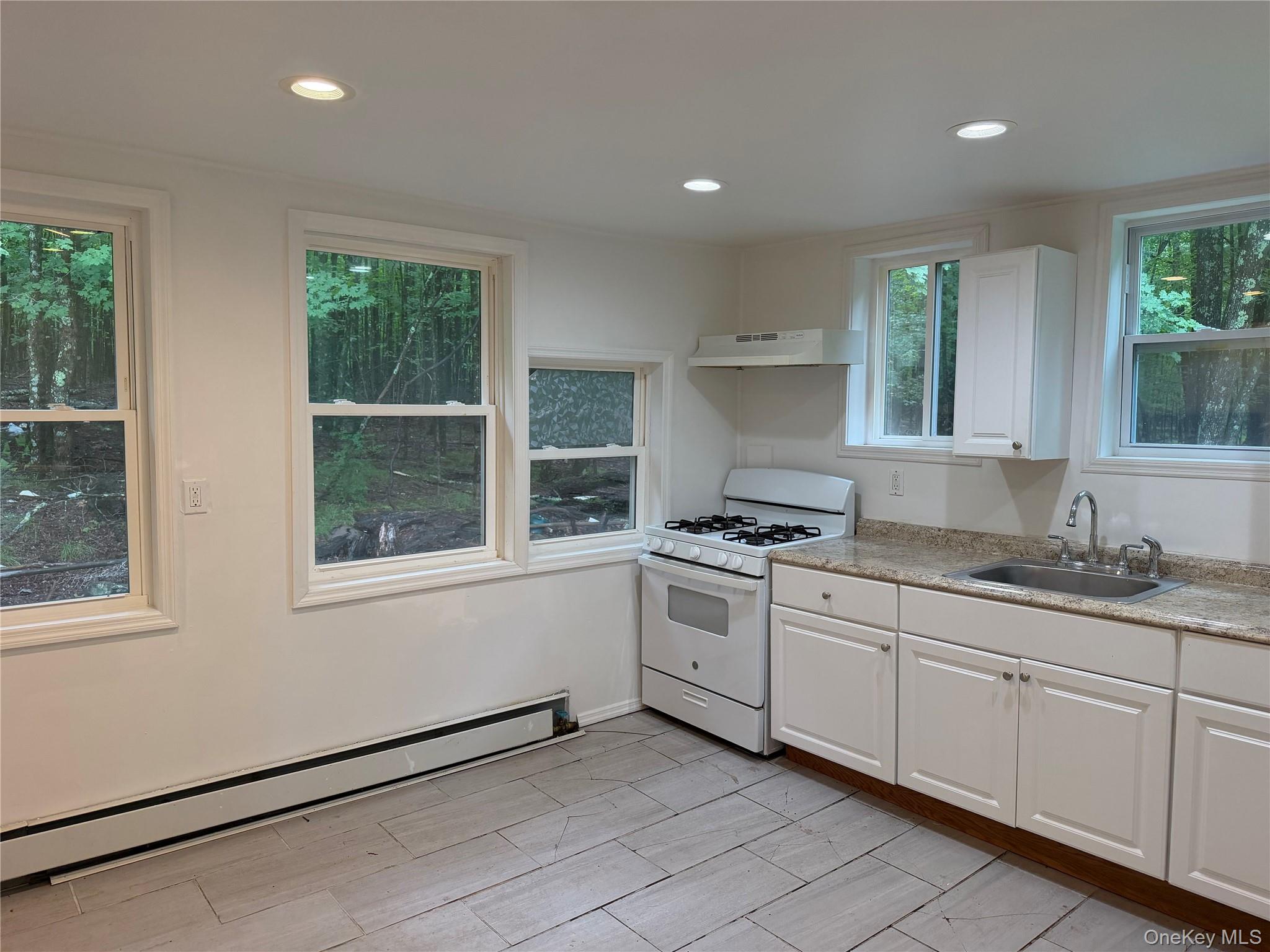 14 Maple Street Property Photo 3
