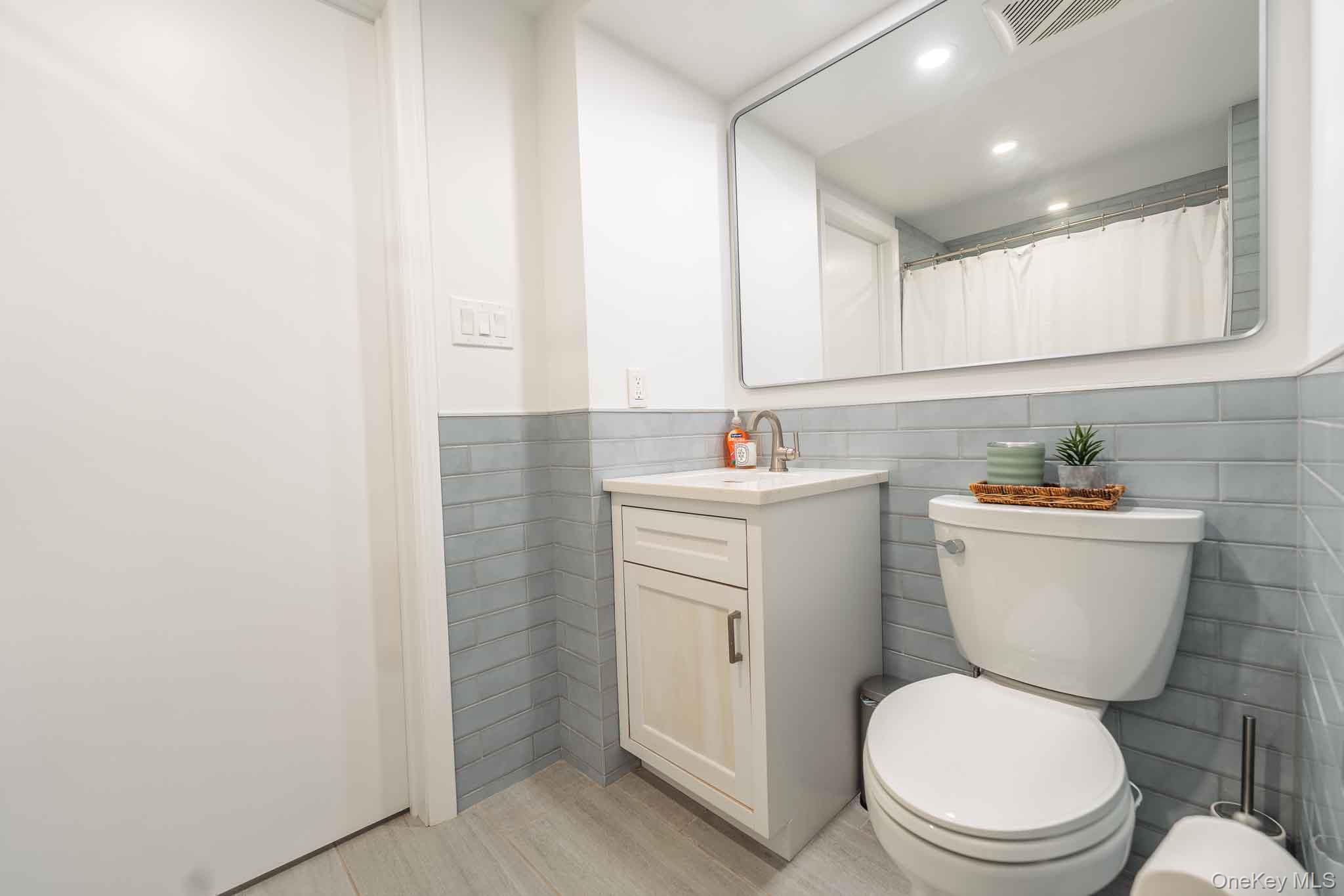 1215 W Park Avenue 2 Property Photo 11