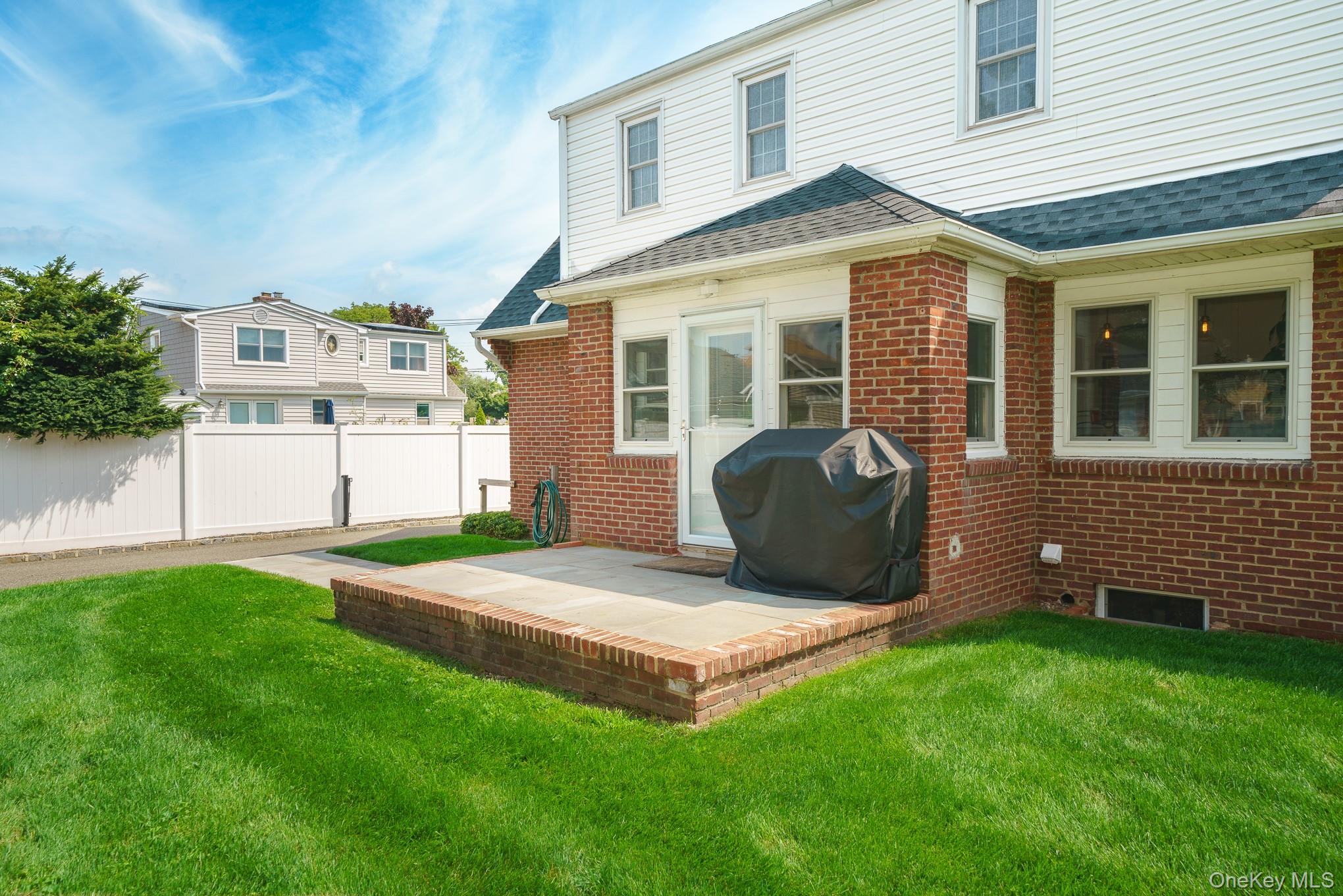 228 Van Cott Avenue Property Photo 8