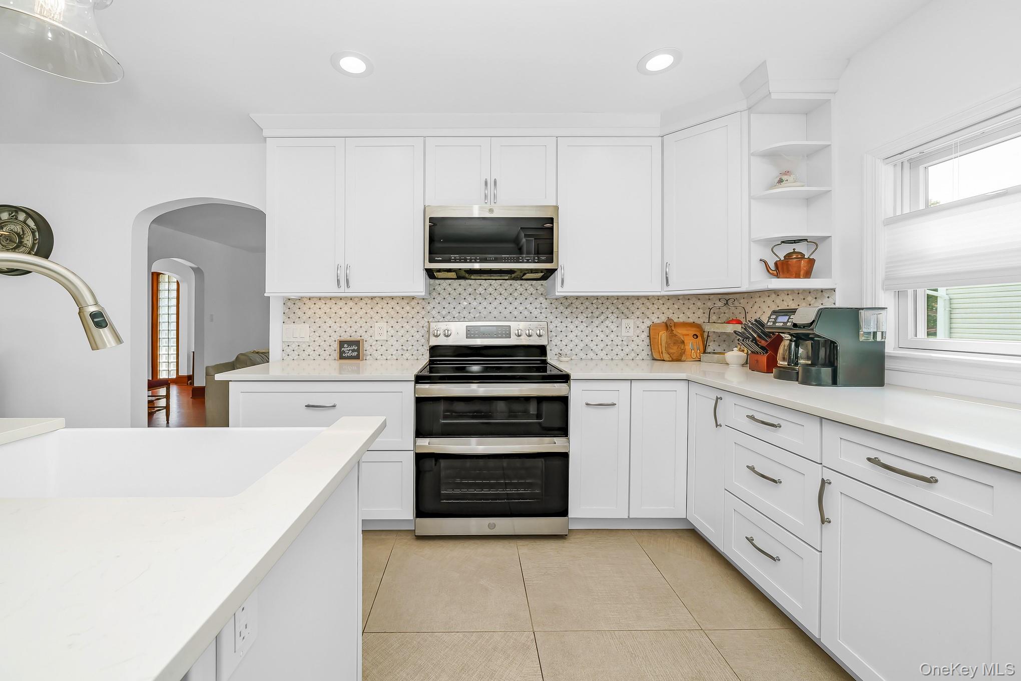 228 Van Cott Avenue Property Photo 14