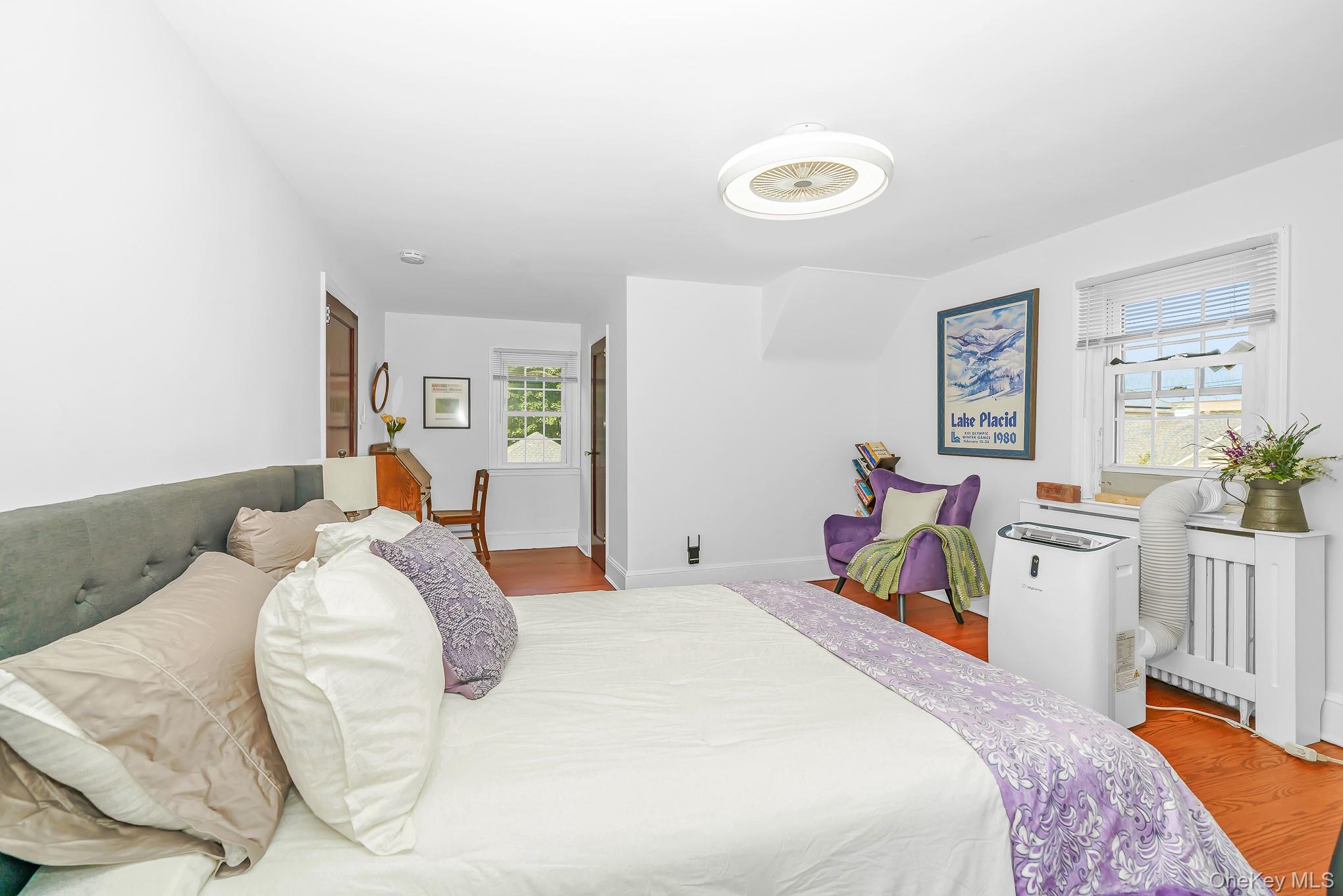 228 Van Cott Avenue Property Photo 31