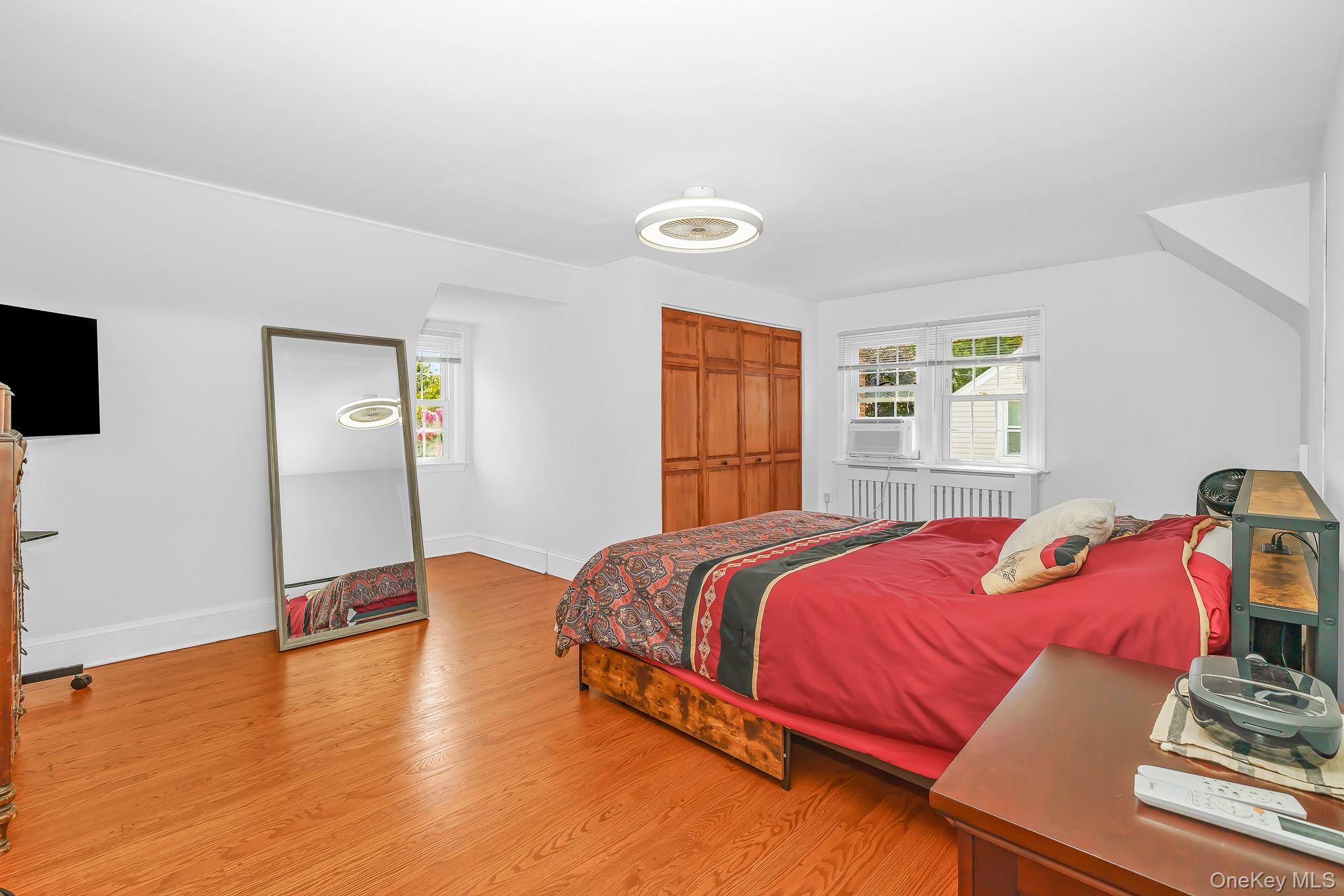 228 Van Cott Avenue Property Photo 33