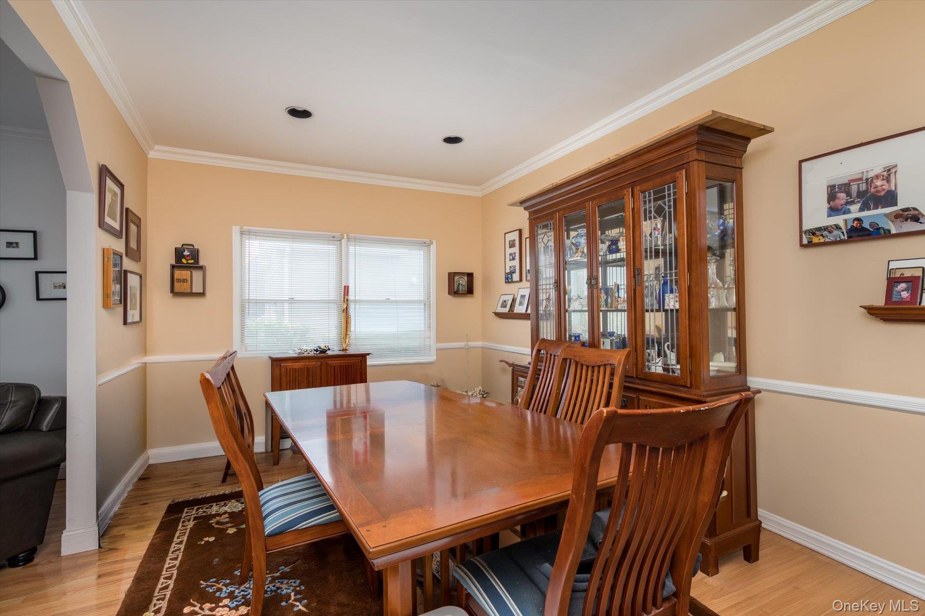 1135 Ruth Place Property Photo 5