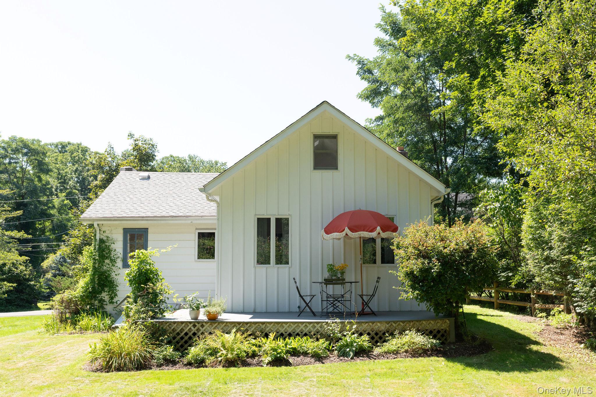 30 Locust Grove Road Property Photo 2