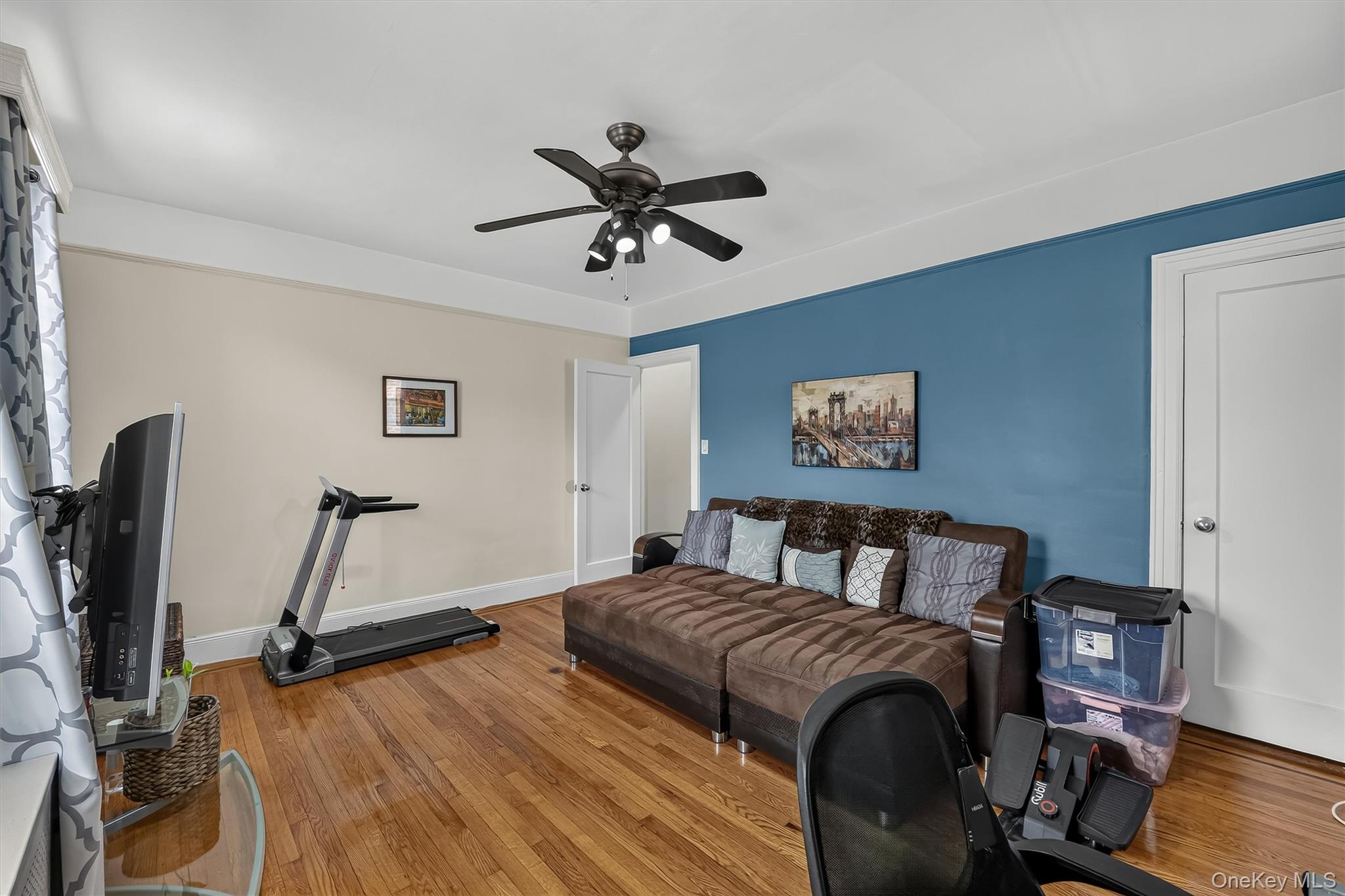 2218 Holland Avenue Property Photo 33