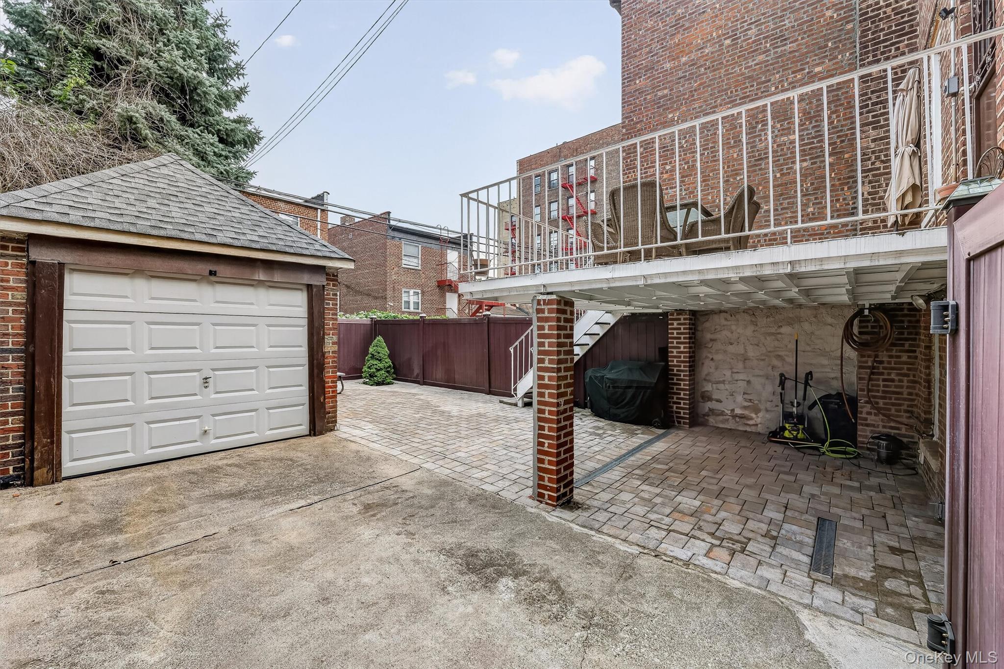 2218 Holland Avenue Property Photo 46