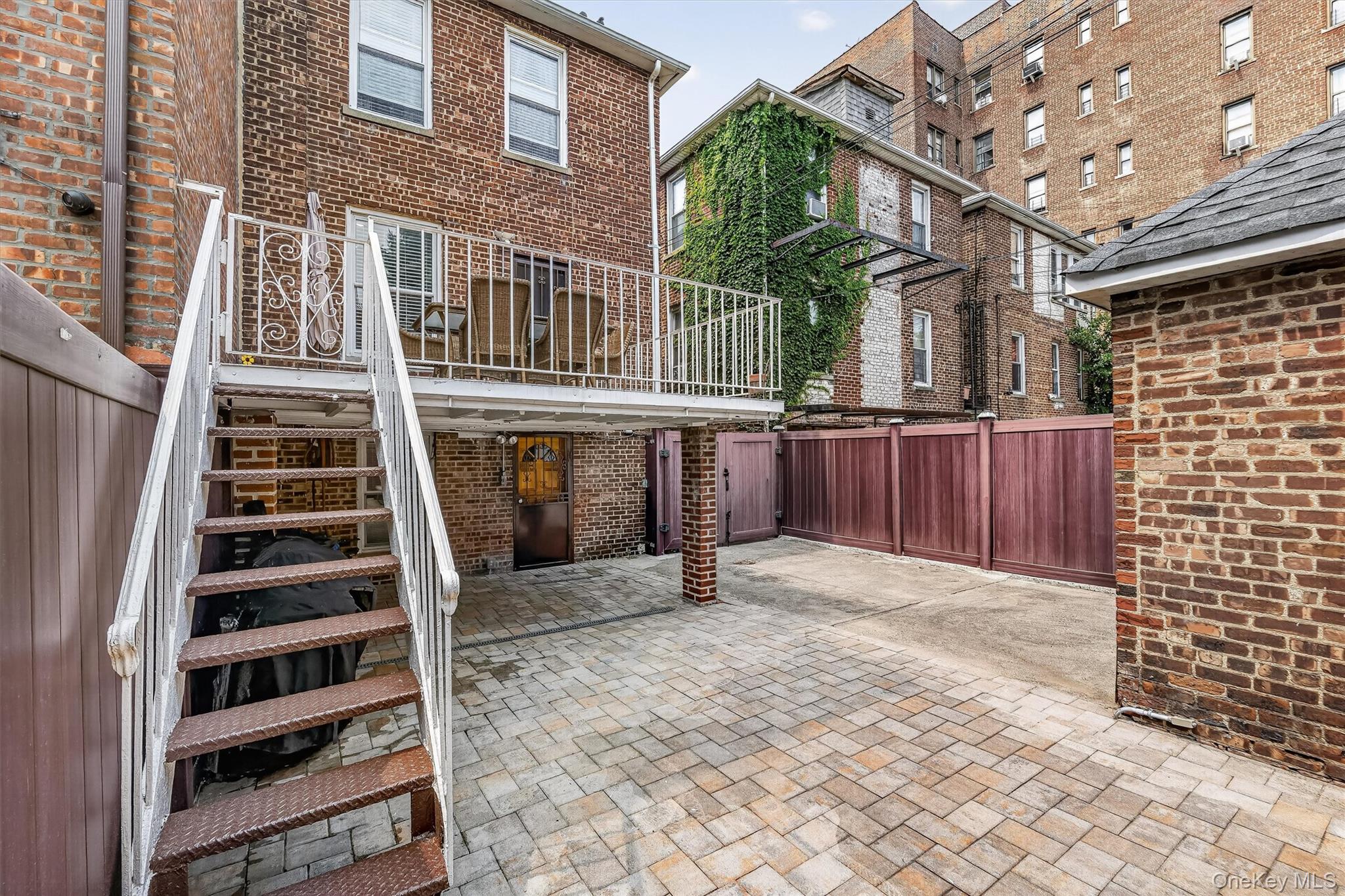 2218 Holland Avenue Property Photo 47