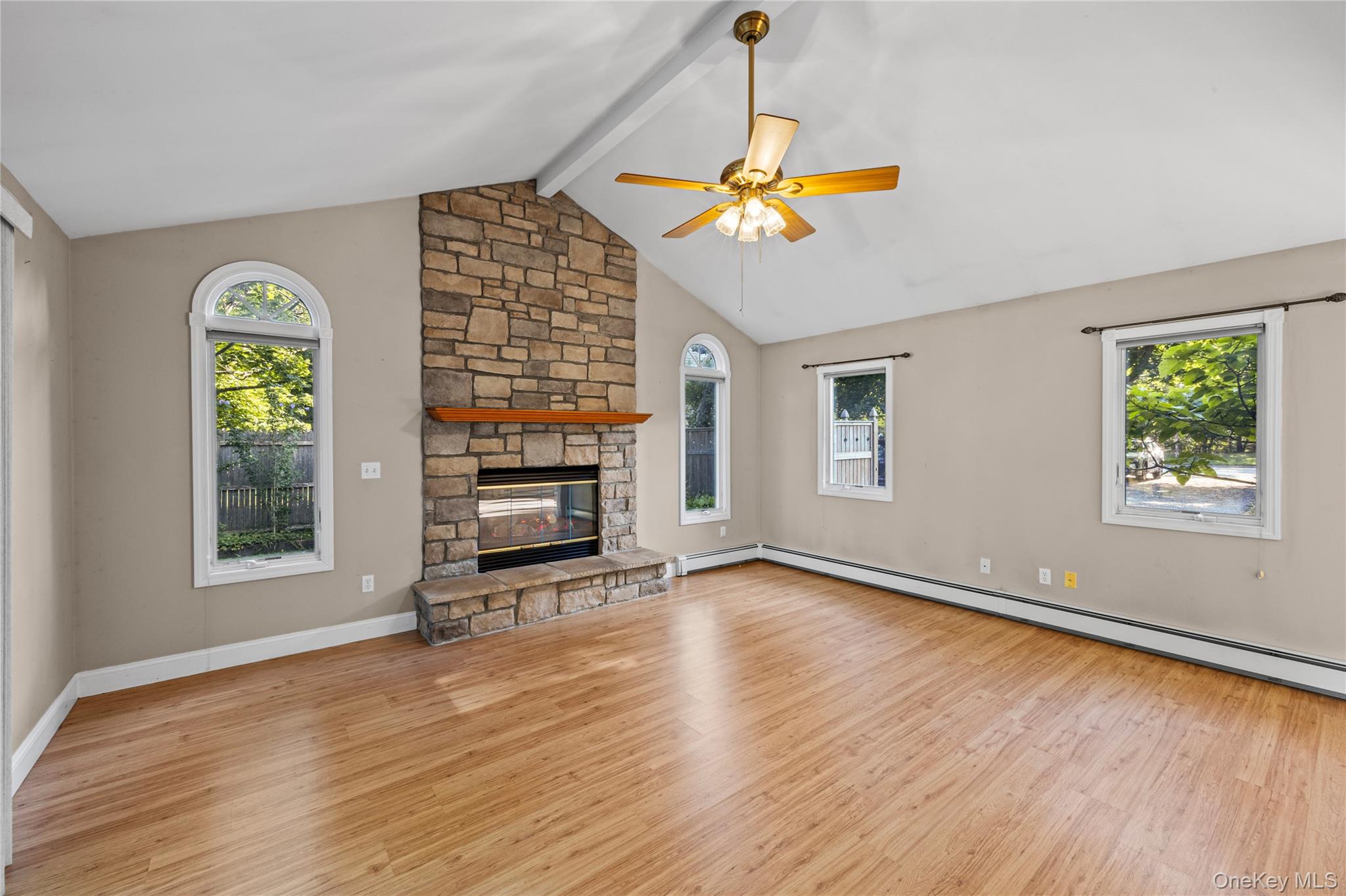 797 Waverly Avenue Property Photo 15