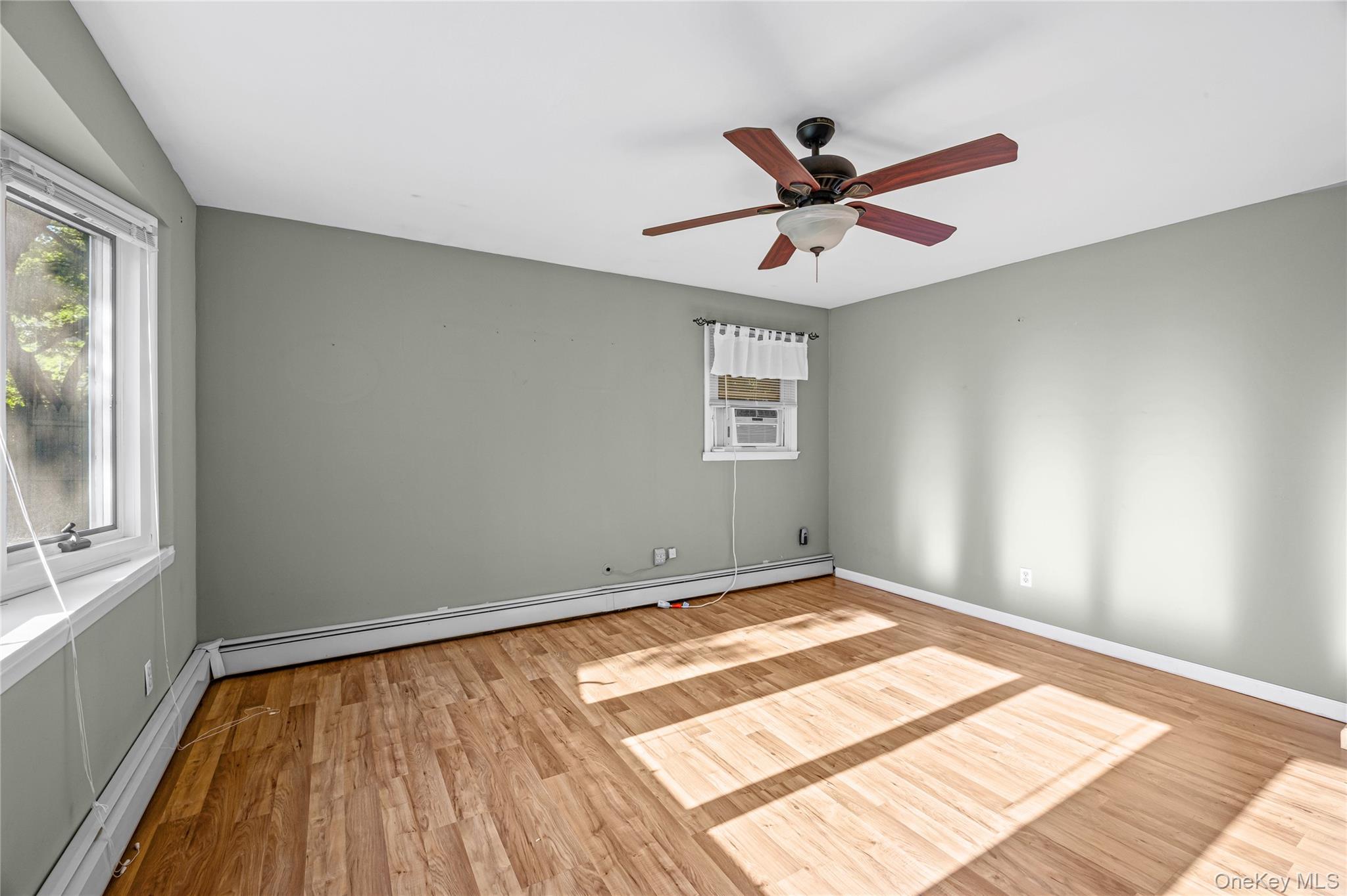 797 Waverly Avenue Property Photo 28