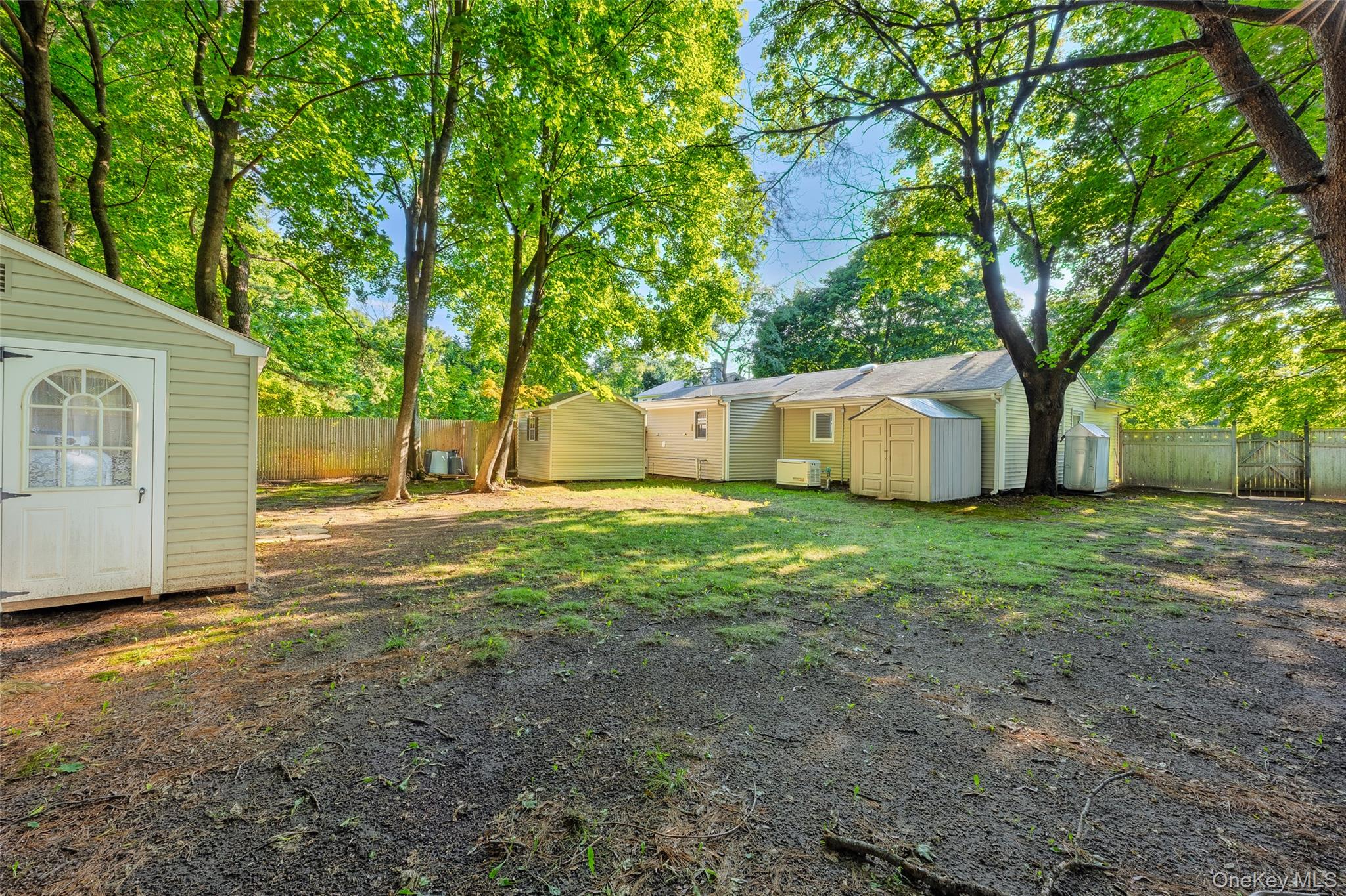 797 Waverly Avenue Property Photo 31