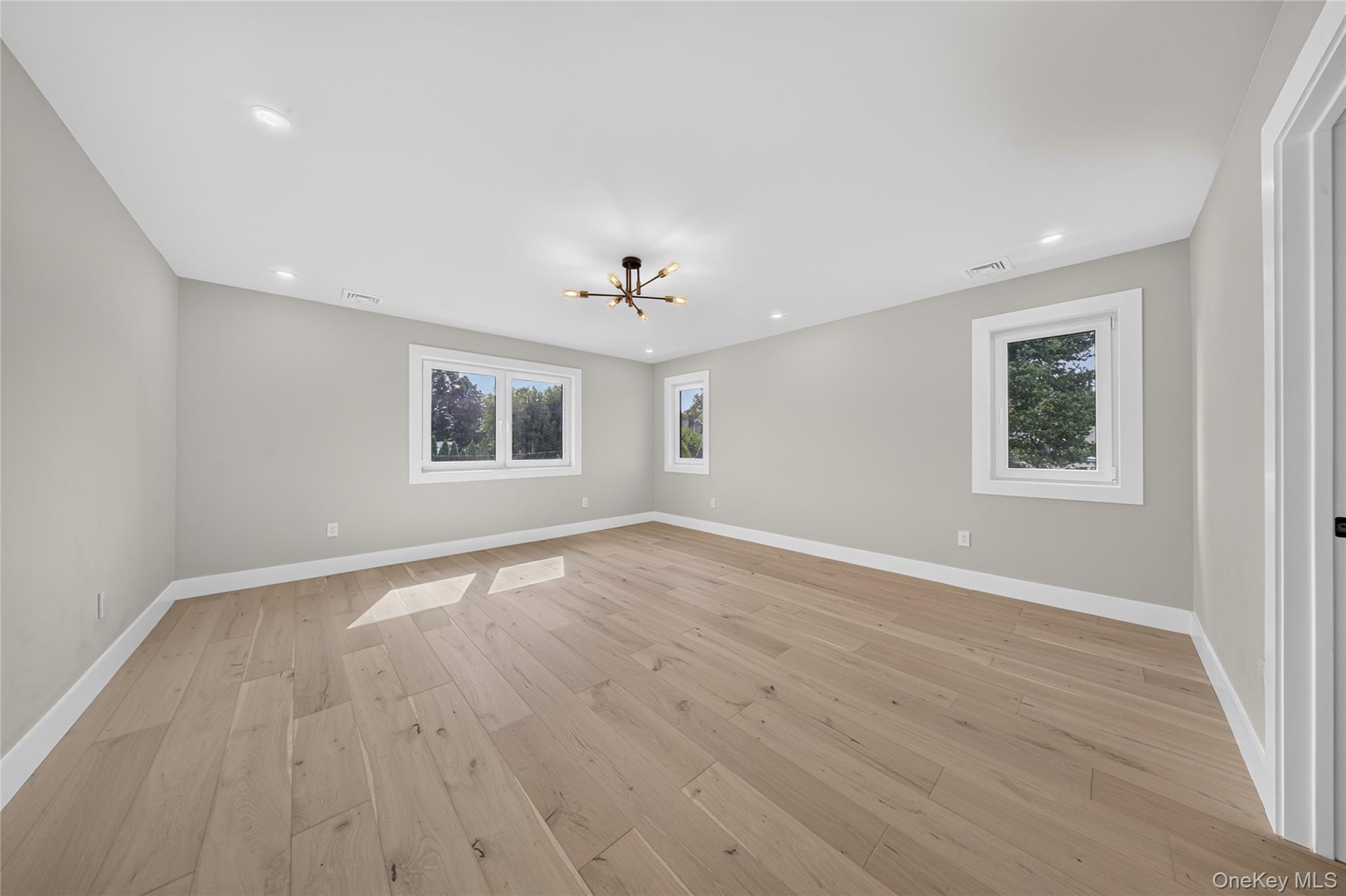 2 Lee Place Property Photo 22