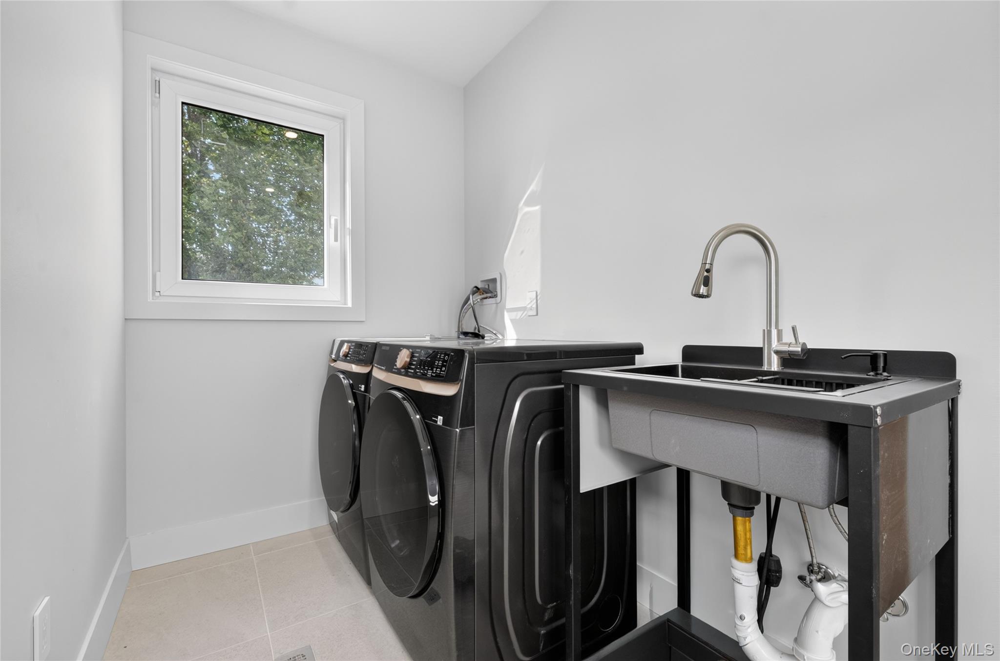 2 Lee Place Property Photo 31