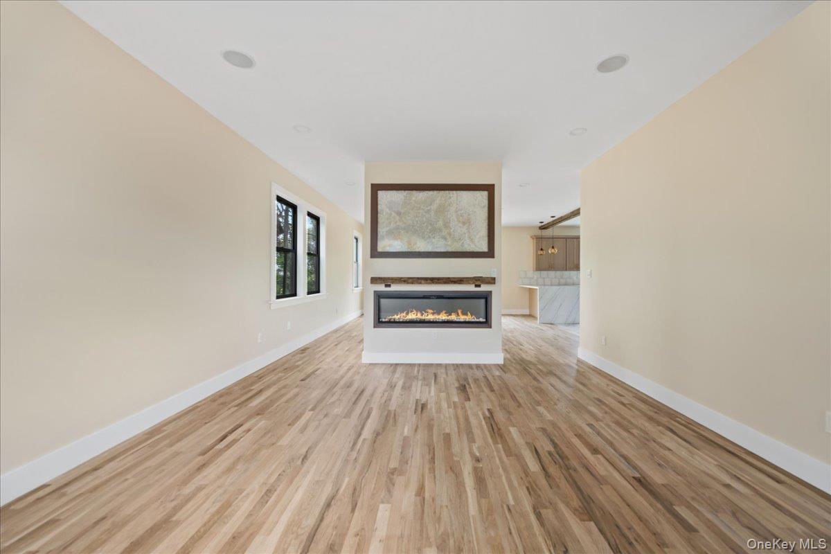631 N Broadway Property Photo 3