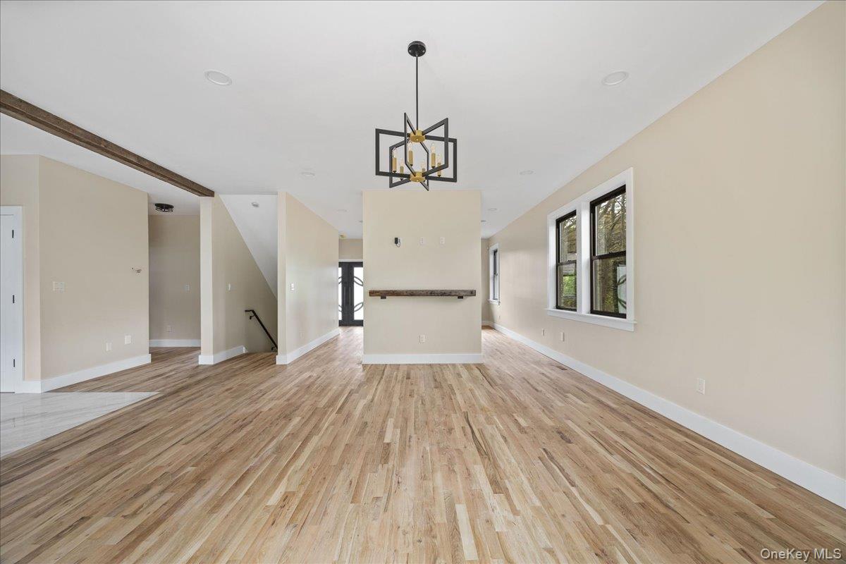 631 N Broadway Property Photo 7