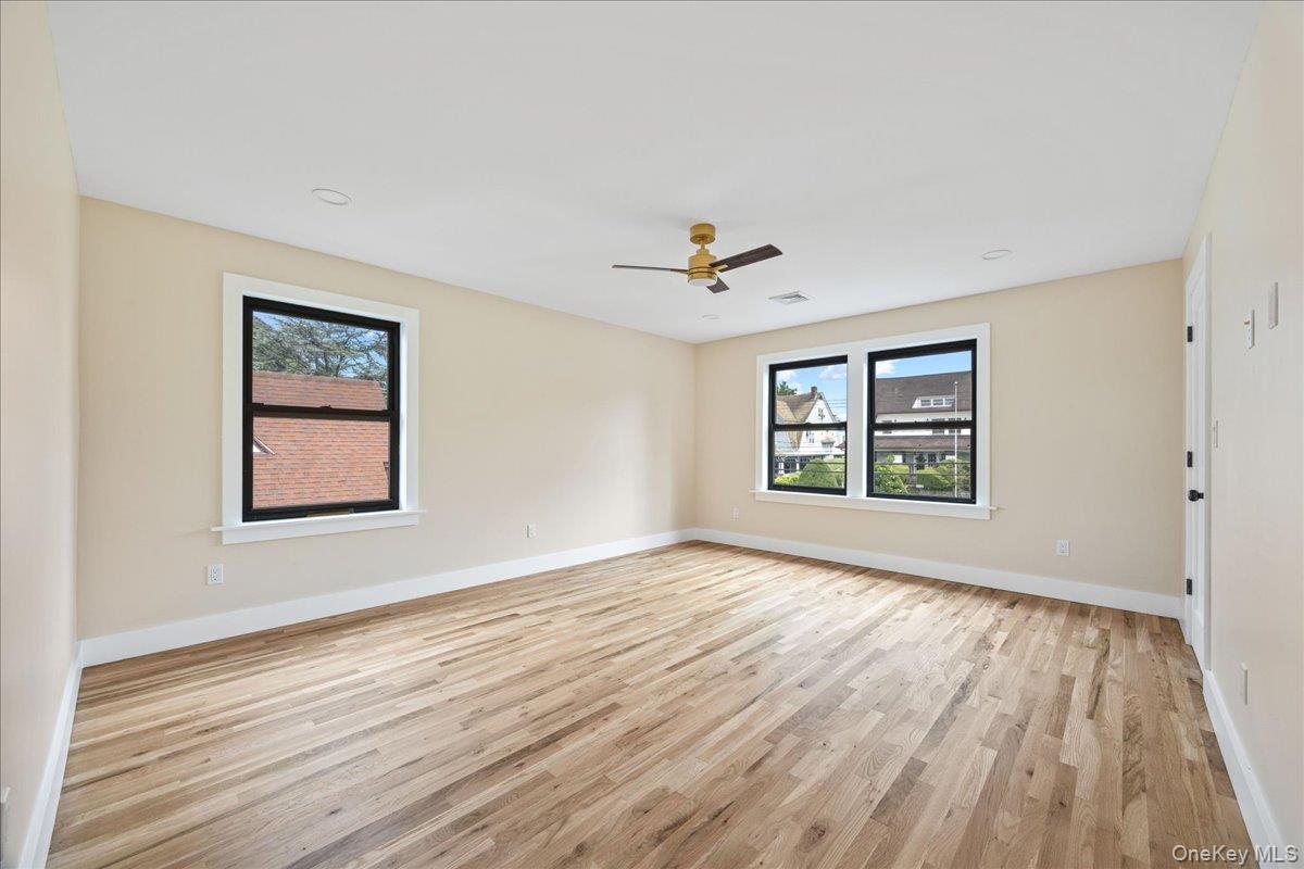 631 N Broadway Property Photo 17