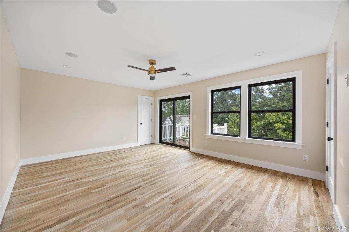 631 N Broadway Property Photo 24