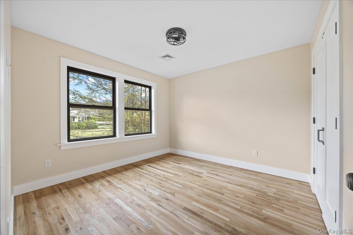631 N Broadway Property Photo 33