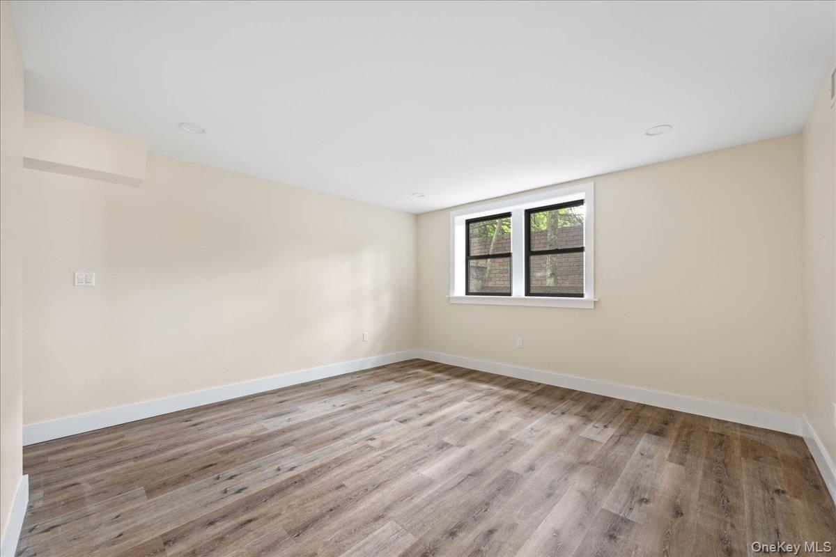 631 N Broadway Property Photo 38
