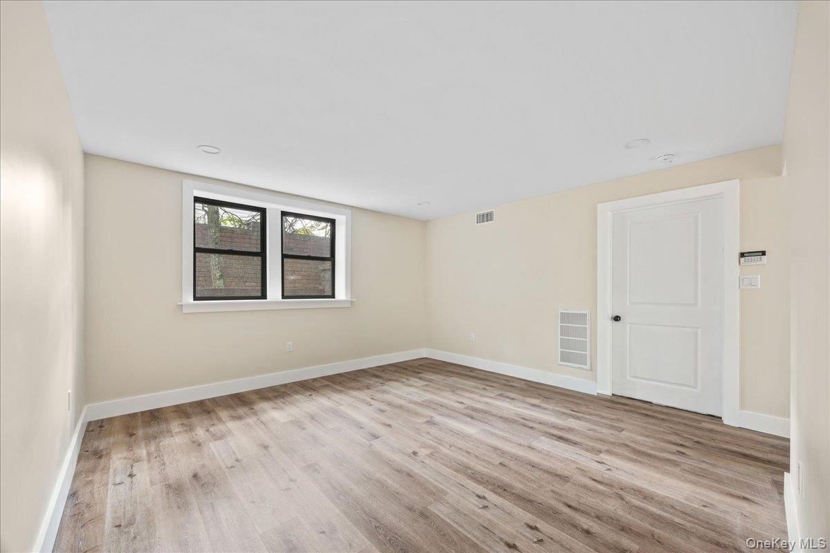 631 N Broadway Property Photo 39