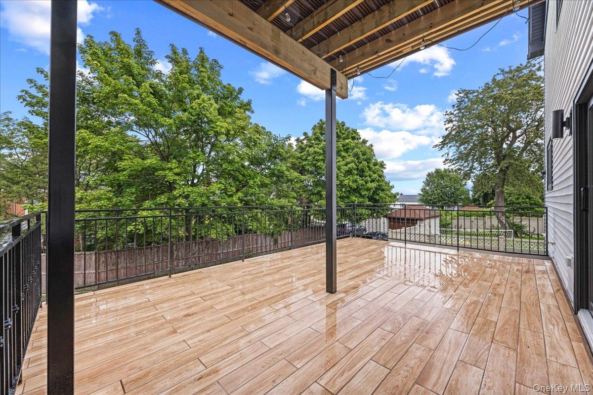 631 N Broadway Property Photo 40