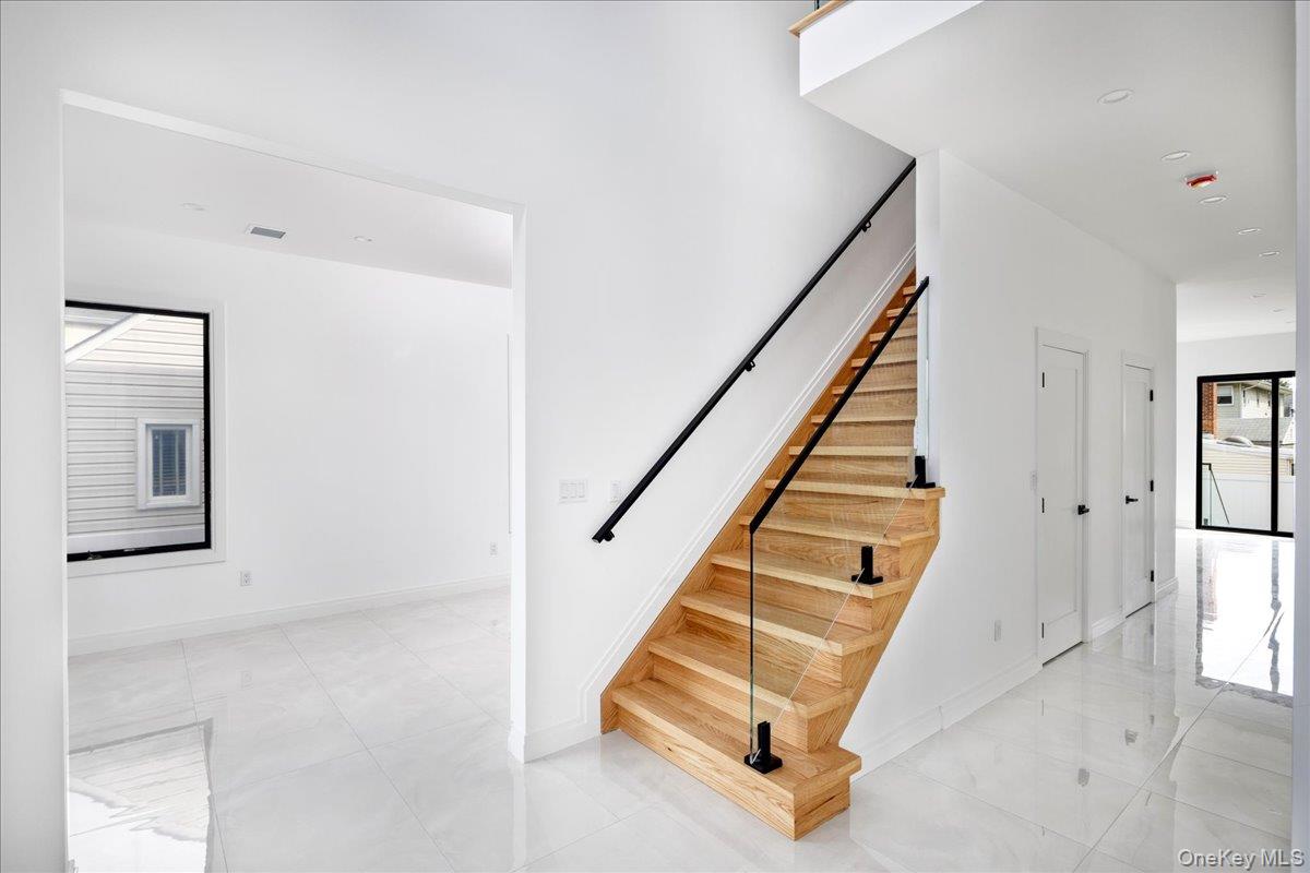 544 Arlington Road Property Photo 3