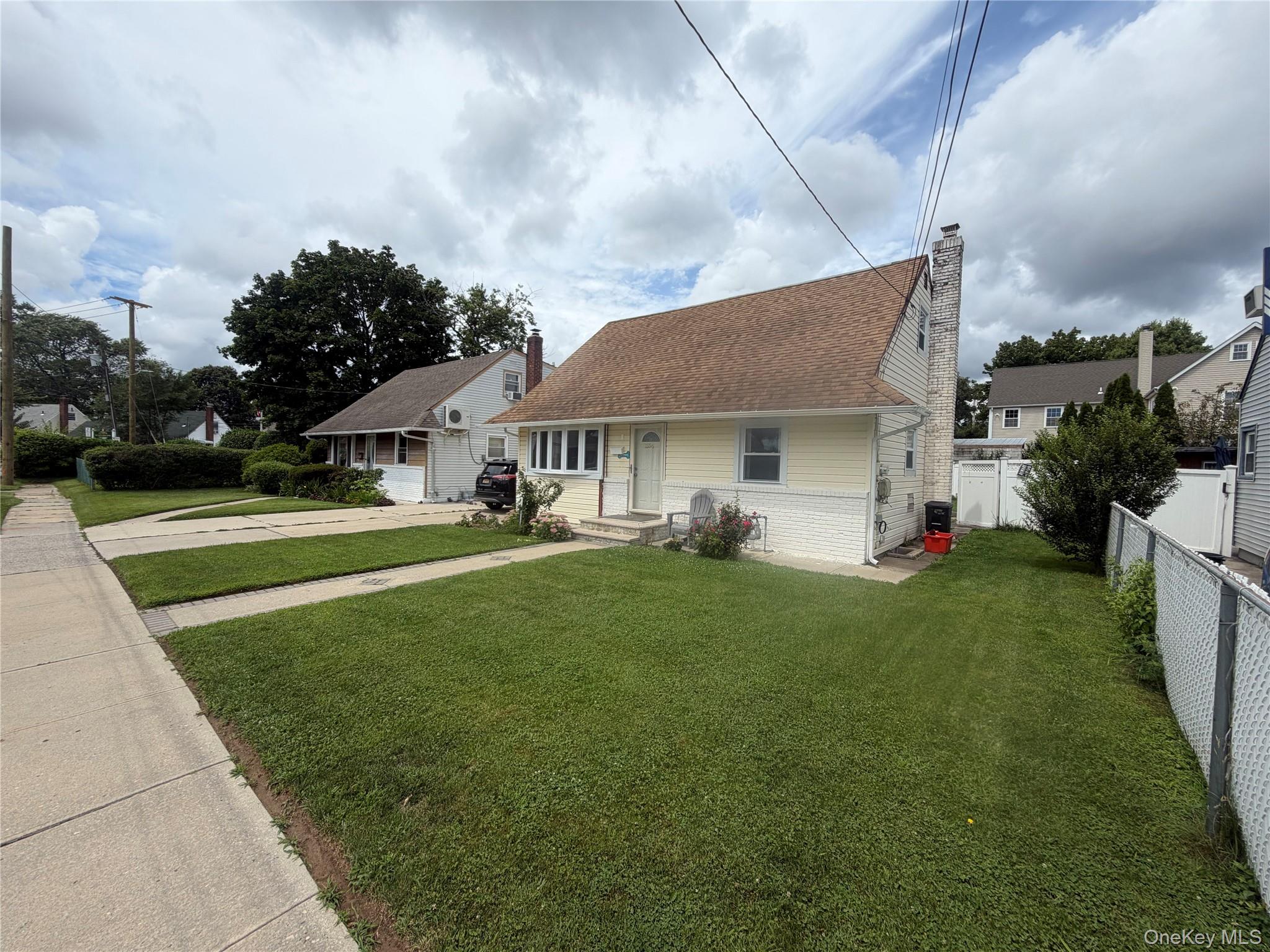 1556 Adams Street Property Photo 3
