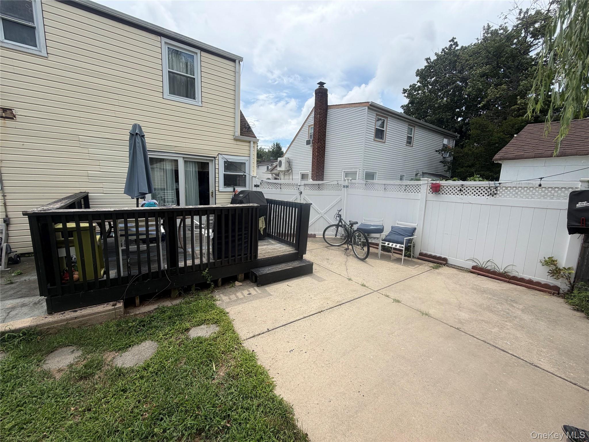 1556 Adams Street Property Photo 22