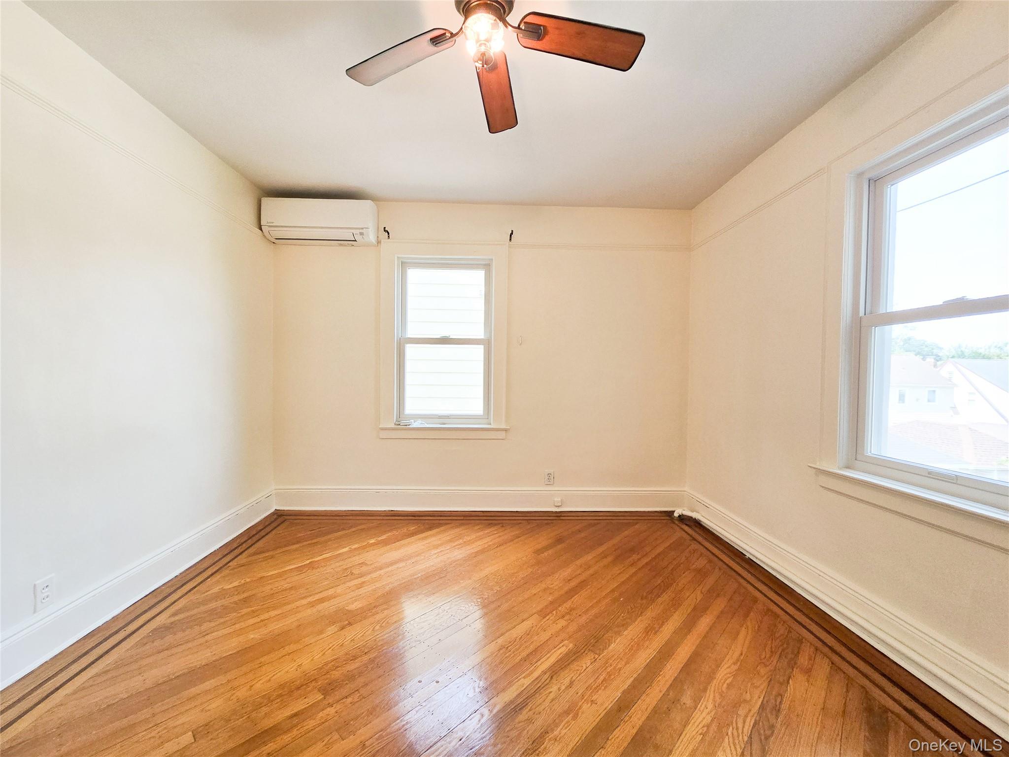 256-15 Pembroke Avenue Property Photo 8