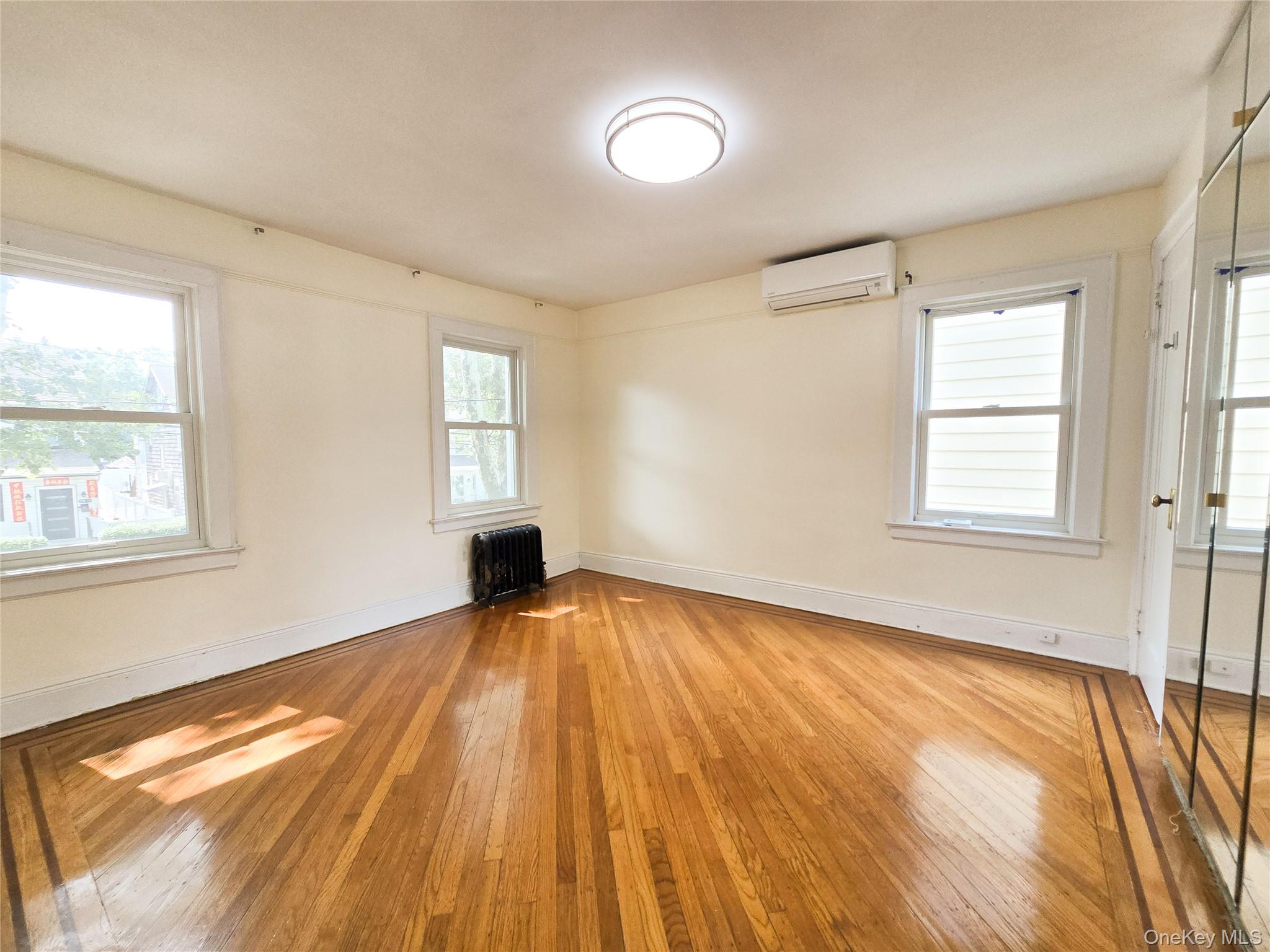 256-15 Pembroke Avenue Property Photo 10