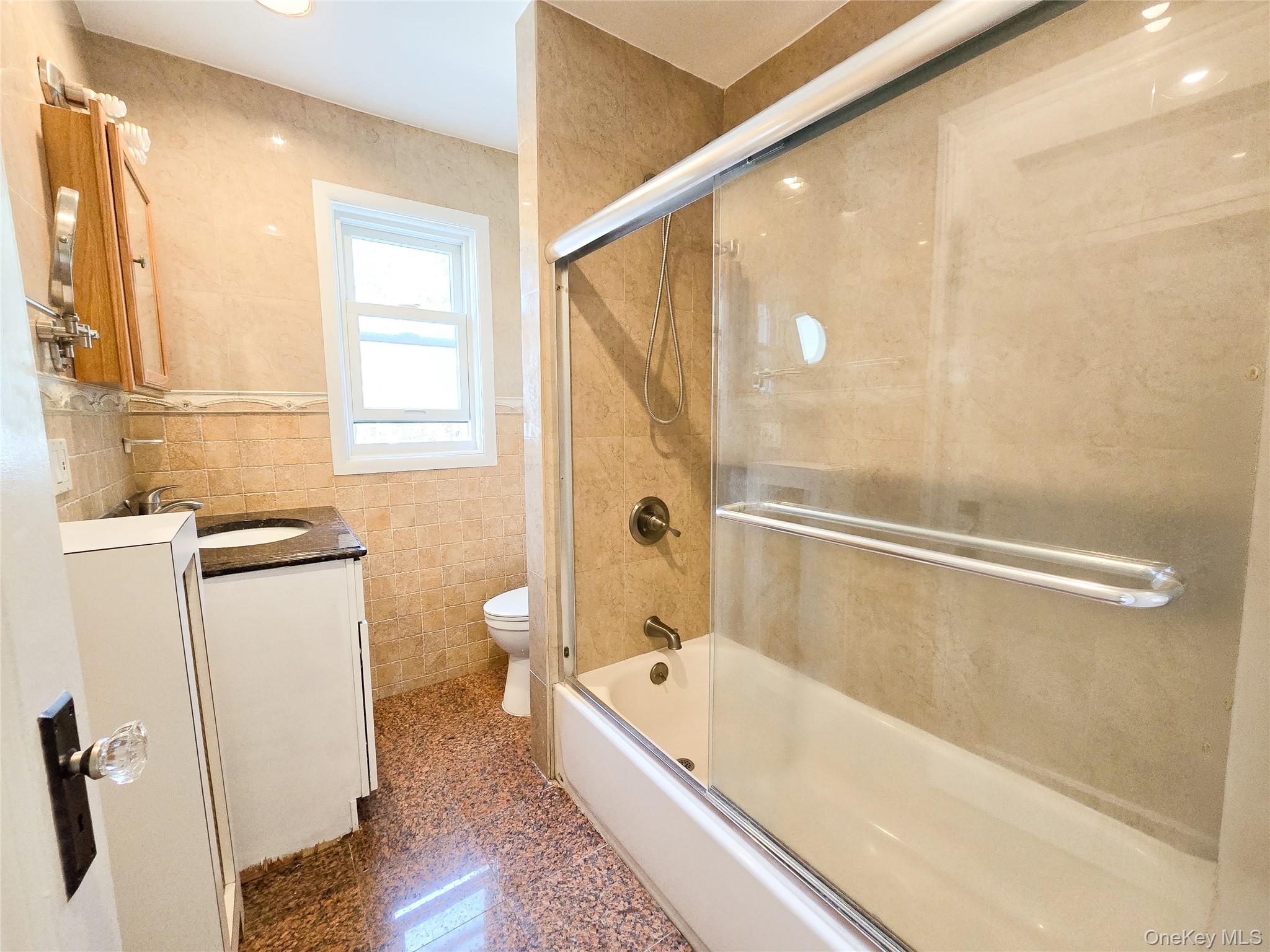 256-15 Pembroke Avenue Property Photo 15