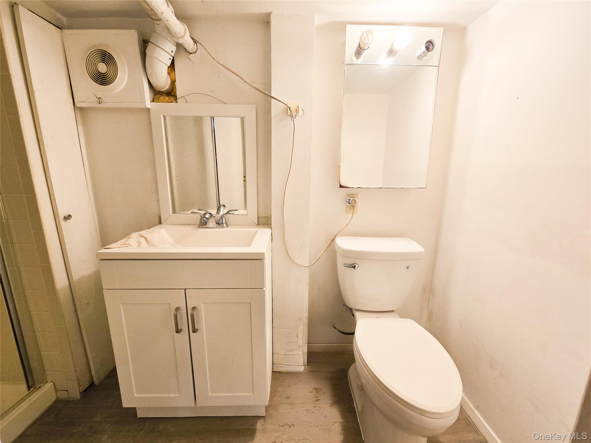 256-15 Pembroke Avenue Property Photo 17