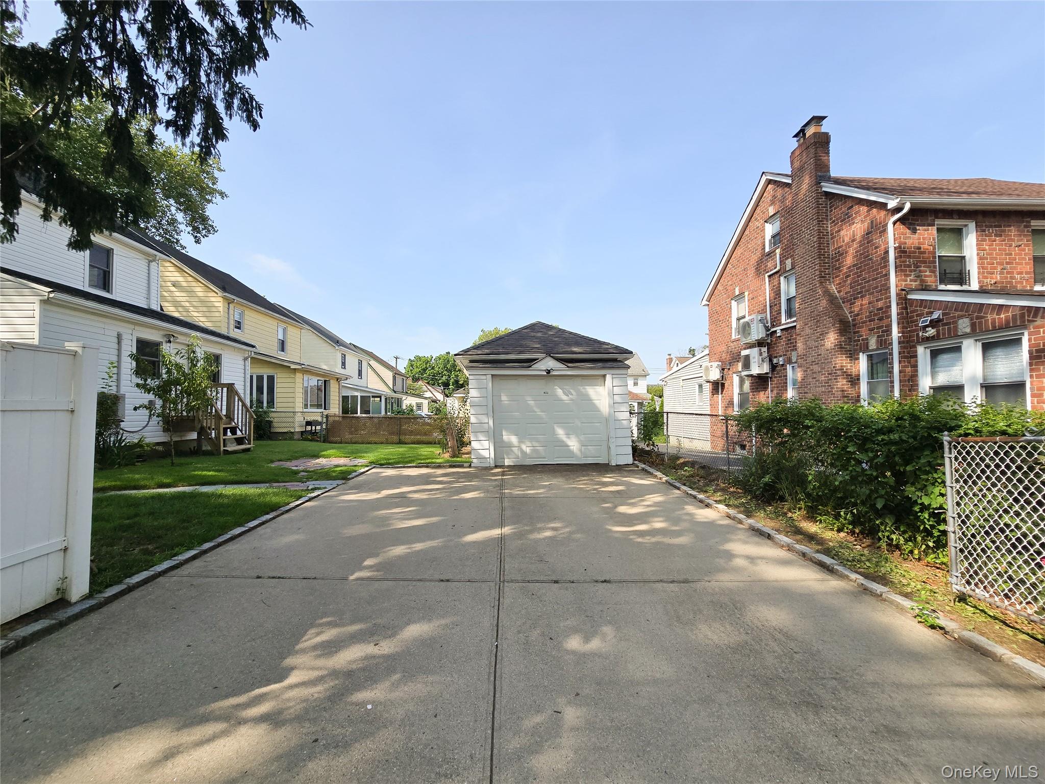 256-15 Pembroke Avenue Property Photo 21