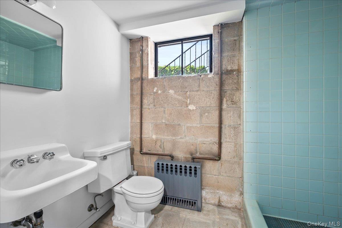 412 Hinman Place Property Photo 35