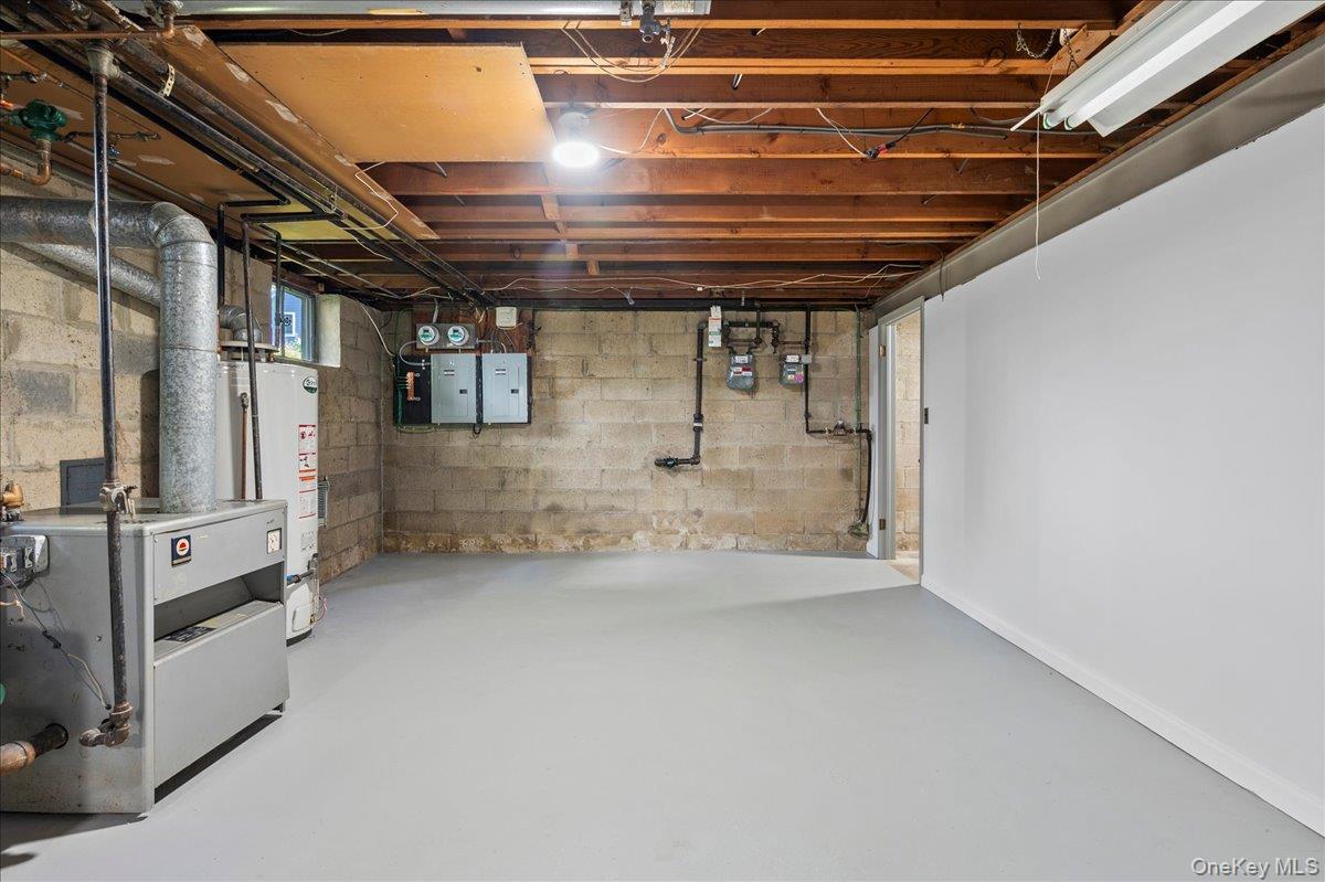 412 Hinman Place Property Photo 37