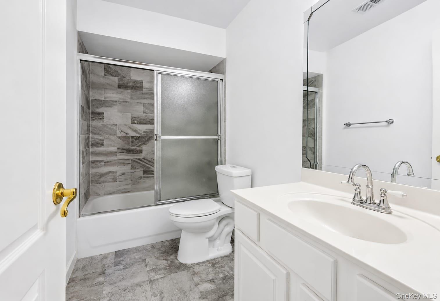 226 Westside Avenue B Property Photo 13