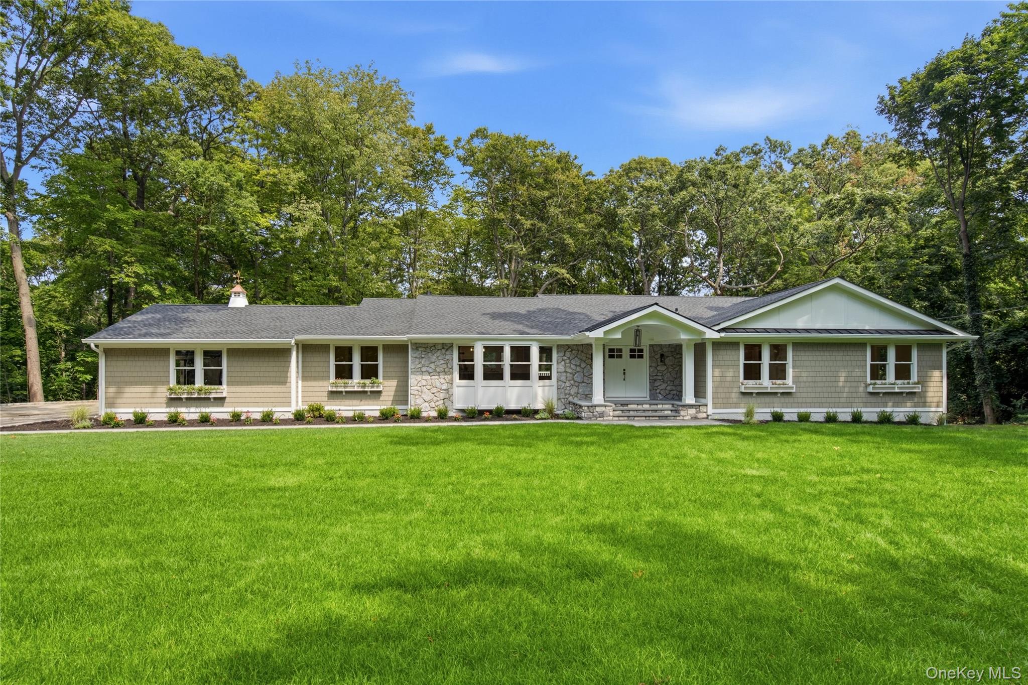 128 Bay Avenue Property Photo 3