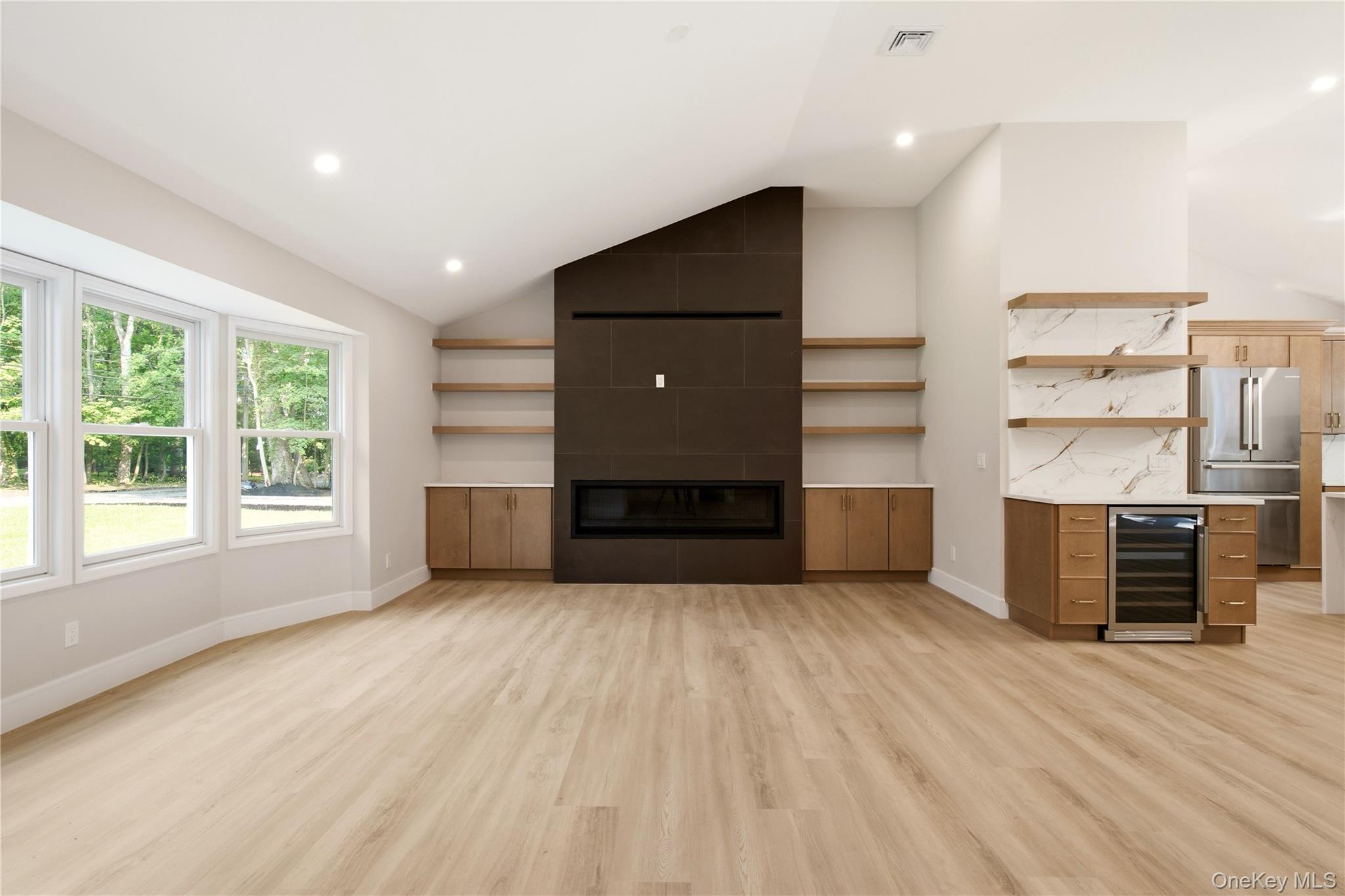 128 Bay Avenue Property Photo 6