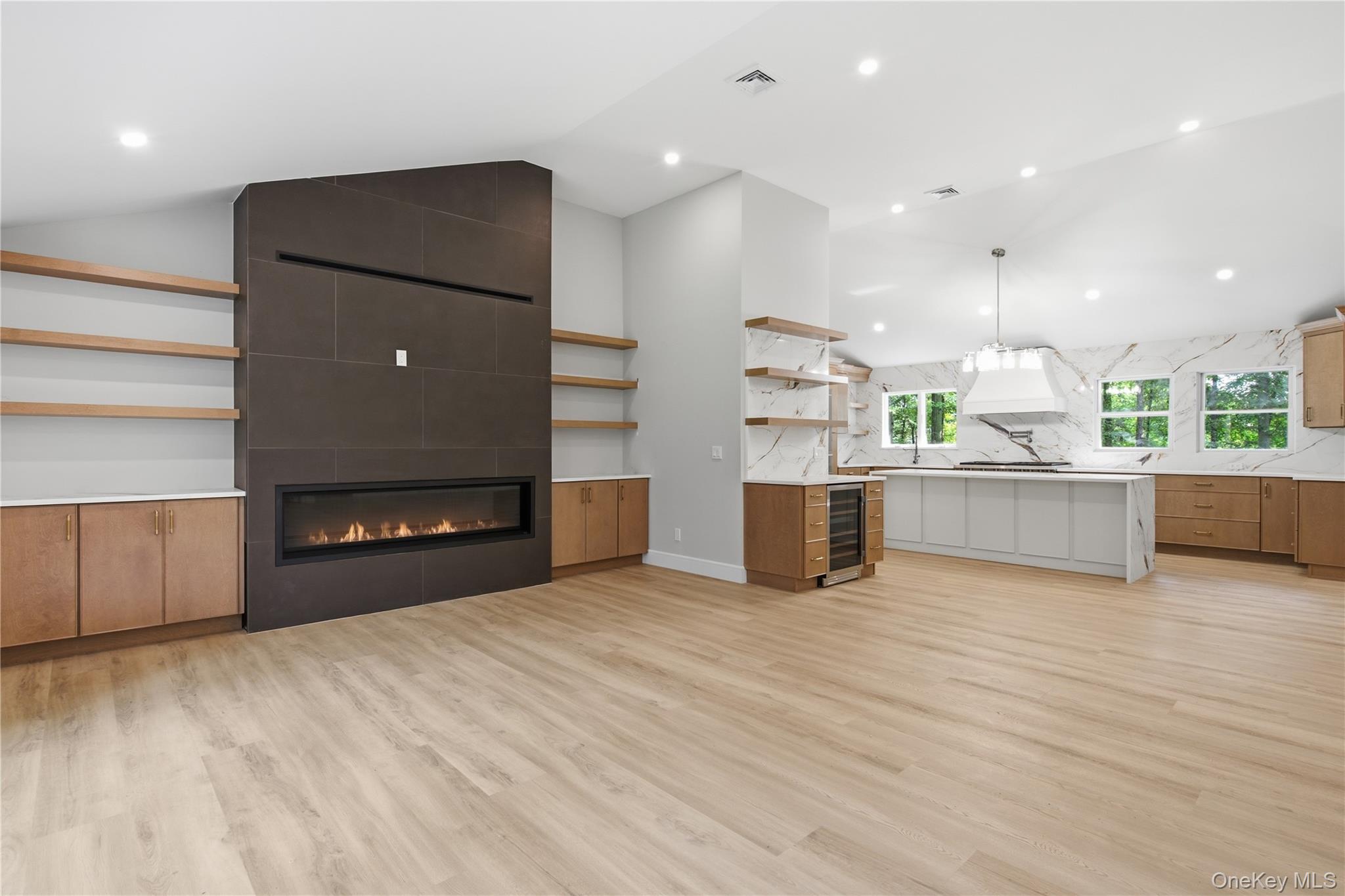 128 Bay Avenue Property Photo 8
